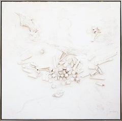 Moderne abstrakte monochrome weiße Assemblage-Skulptur auf Leinwand