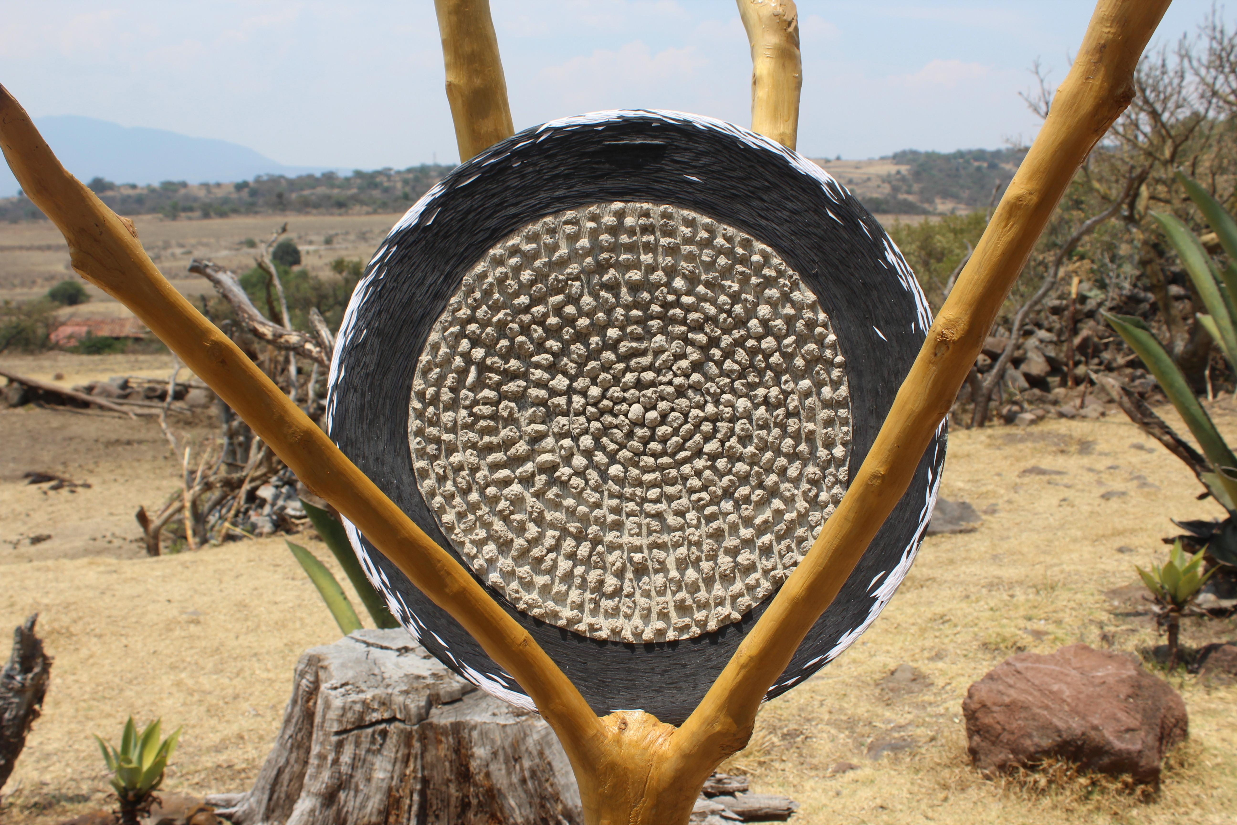 #Mandala #spirituelle Kunst #Einführung #Skulptur #Natur #Landschaft #Information #Außenbereich #Zeitgenössische Kunst #Ton #Sonne #Energie #Mond #Weiblich 

JUANA MARTÍNEZ 
 (Tlalpujajua, Michoacán, 1953) Lebt und arbeitet in Tlalpujahua,