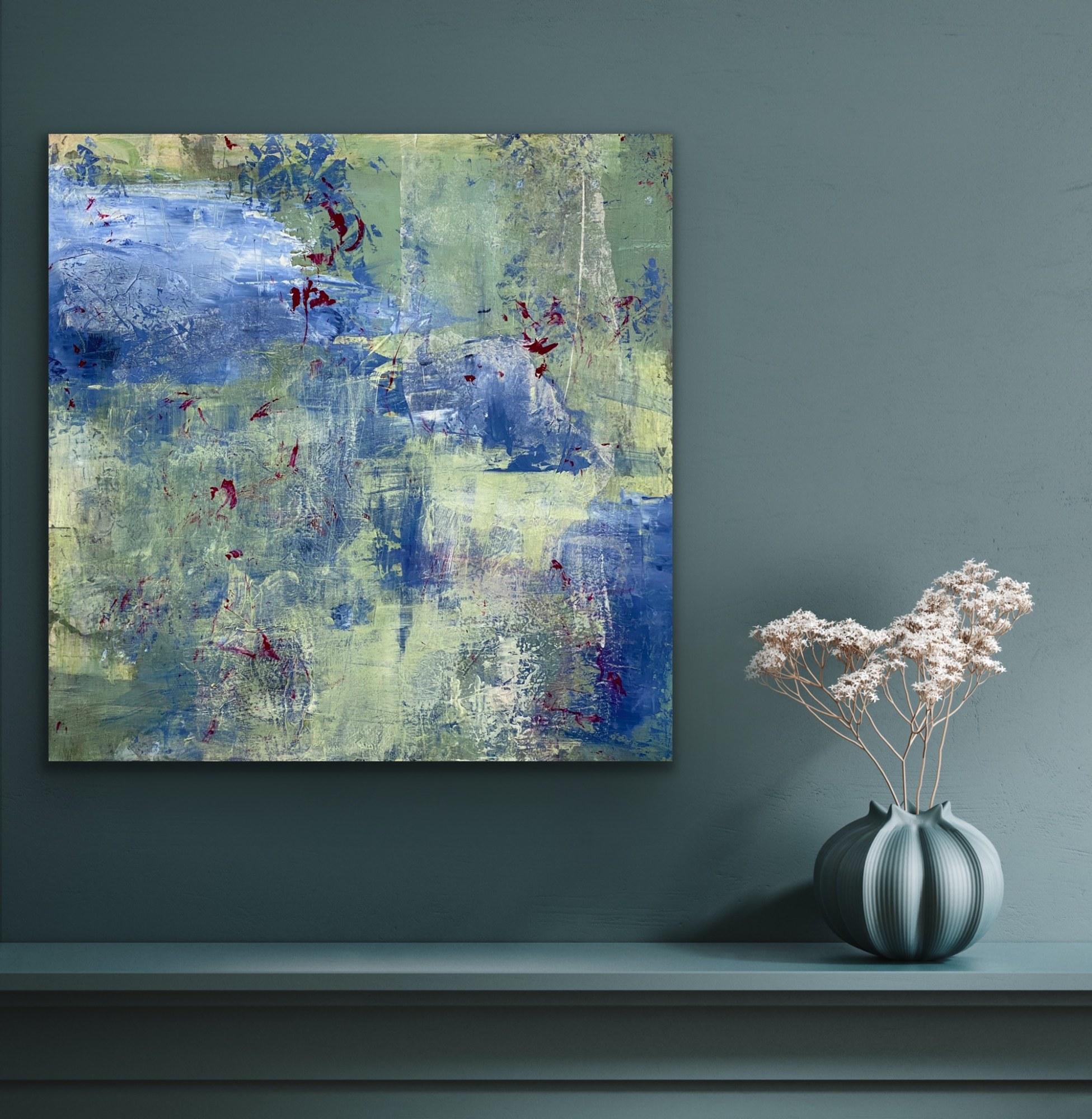 Enter the Woodland, bleu, vert, expressionnisme abstrait inspiré de la nature - Gris Abstract Painting par Juanita Bellavance 