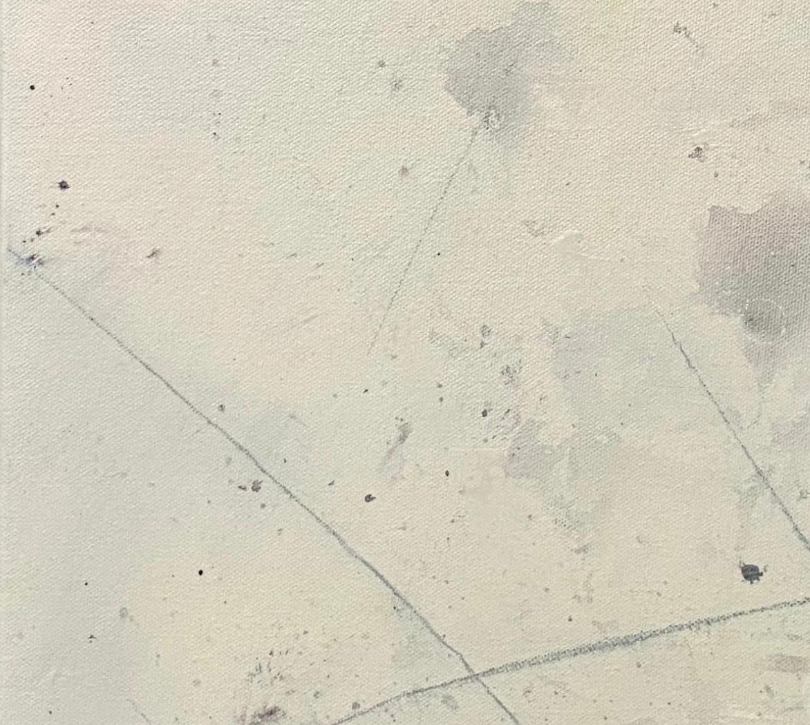 Variazione 15, Greene & Greene, bianco, Arte murale contemporanea, colori freschi di primavera - Painting di Juanita Bellavance 