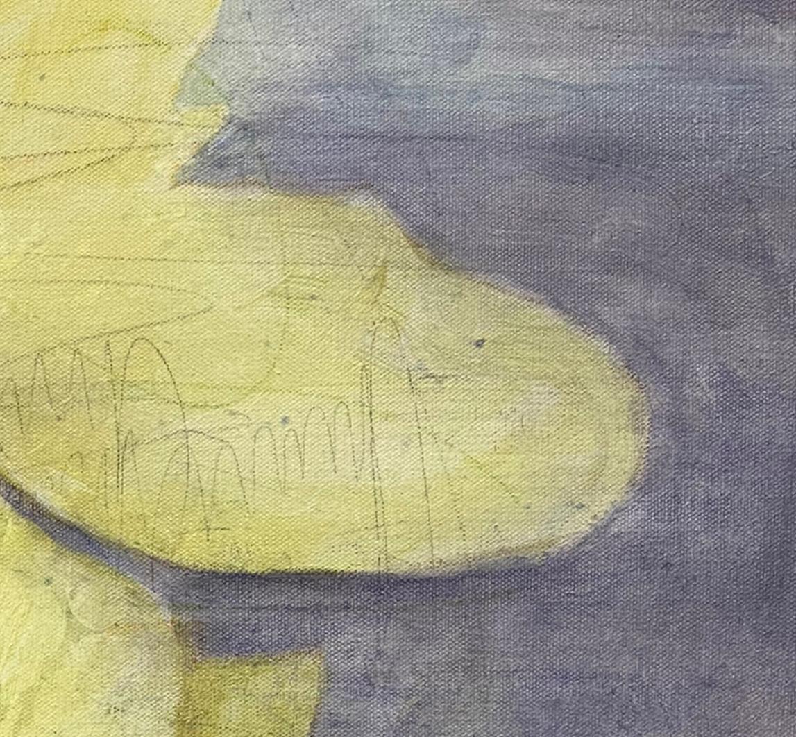 Variación 7, amarillo, bígaro, contemporáneo inspirado en la naturaleza, floralesco - Abstract Painting Beige de Juanita Bellavance 