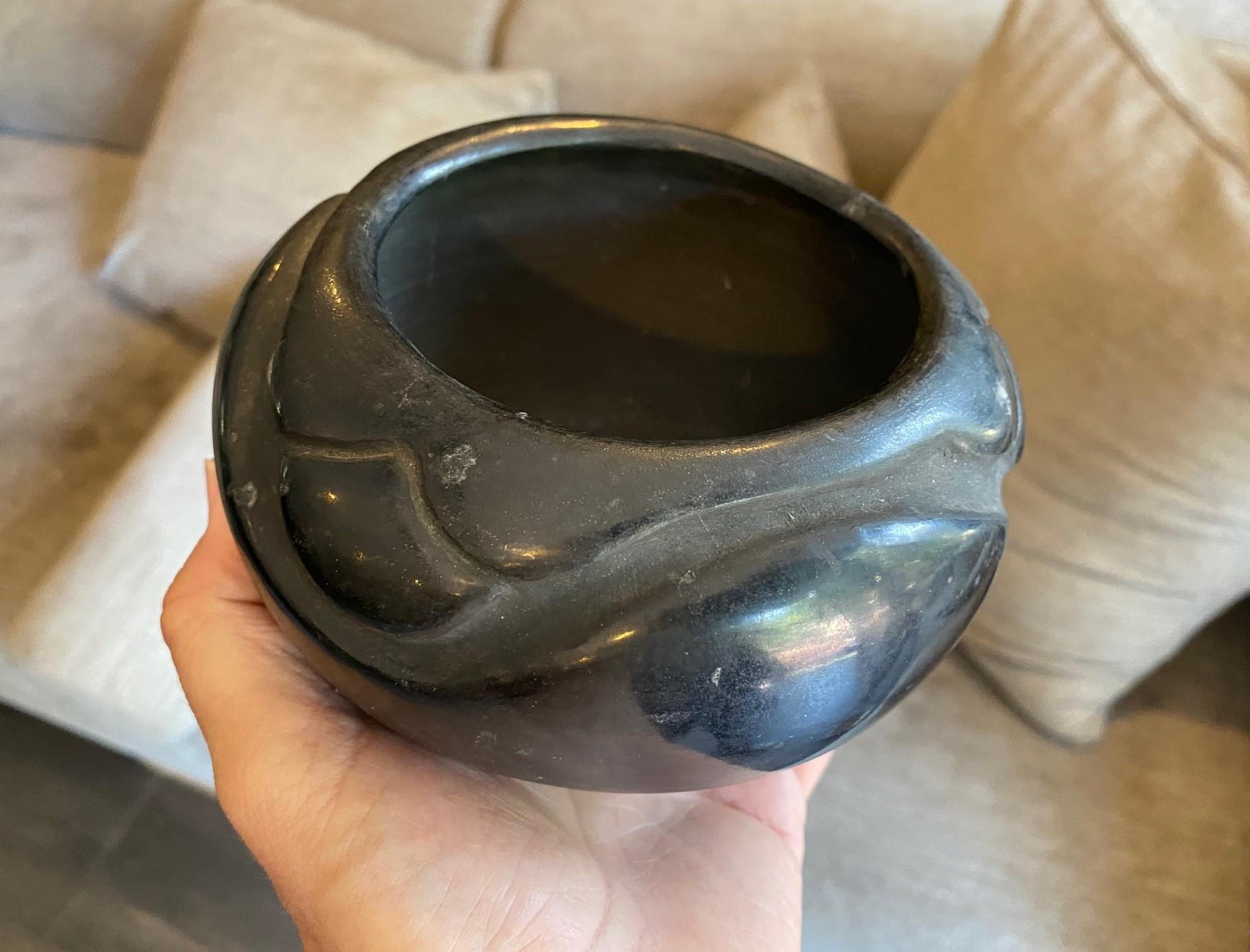 Juanita Montoya Pena Signed San Ildefonso Pueblo Blackware Pottery Bowl Vase For Sale 2