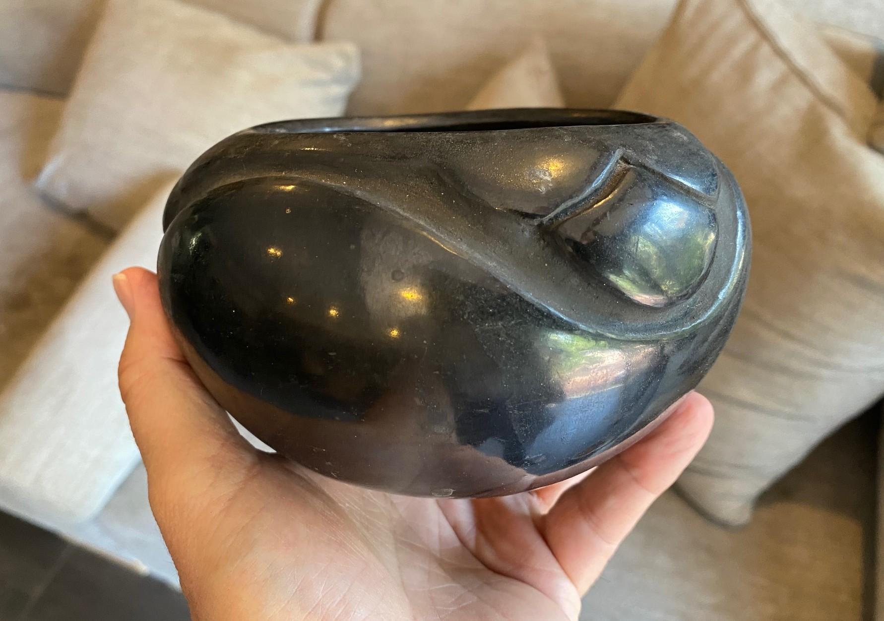 Juanita Montoya Pena Signed San Ildefonso Pueblo Blackware Pottery Bowl Vase For Sale 3