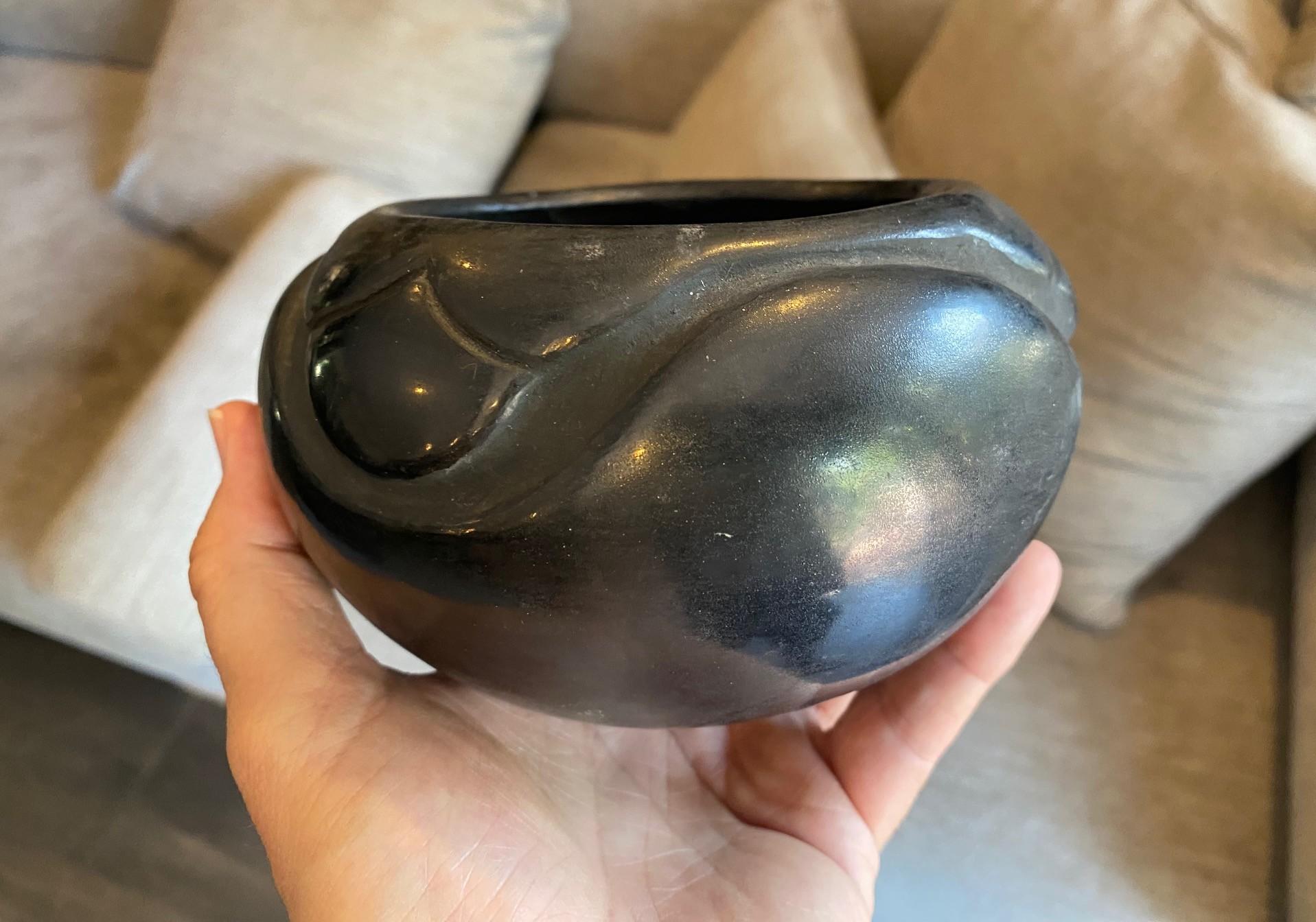 Juanita Montoya Pena Signed San Ildefonso Pueblo Blackware Pottery Bowl Vase For Sale 5