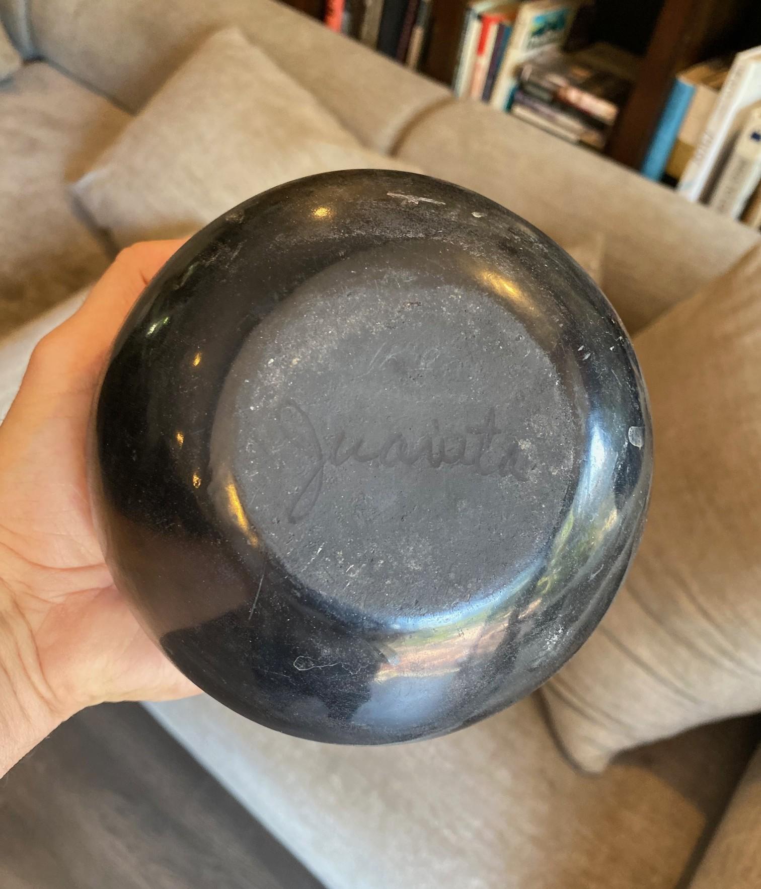 Juanita Montoya Pena Signed San Ildefonso Pueblo Blackware Pottery Bowl Vase For Sale 8