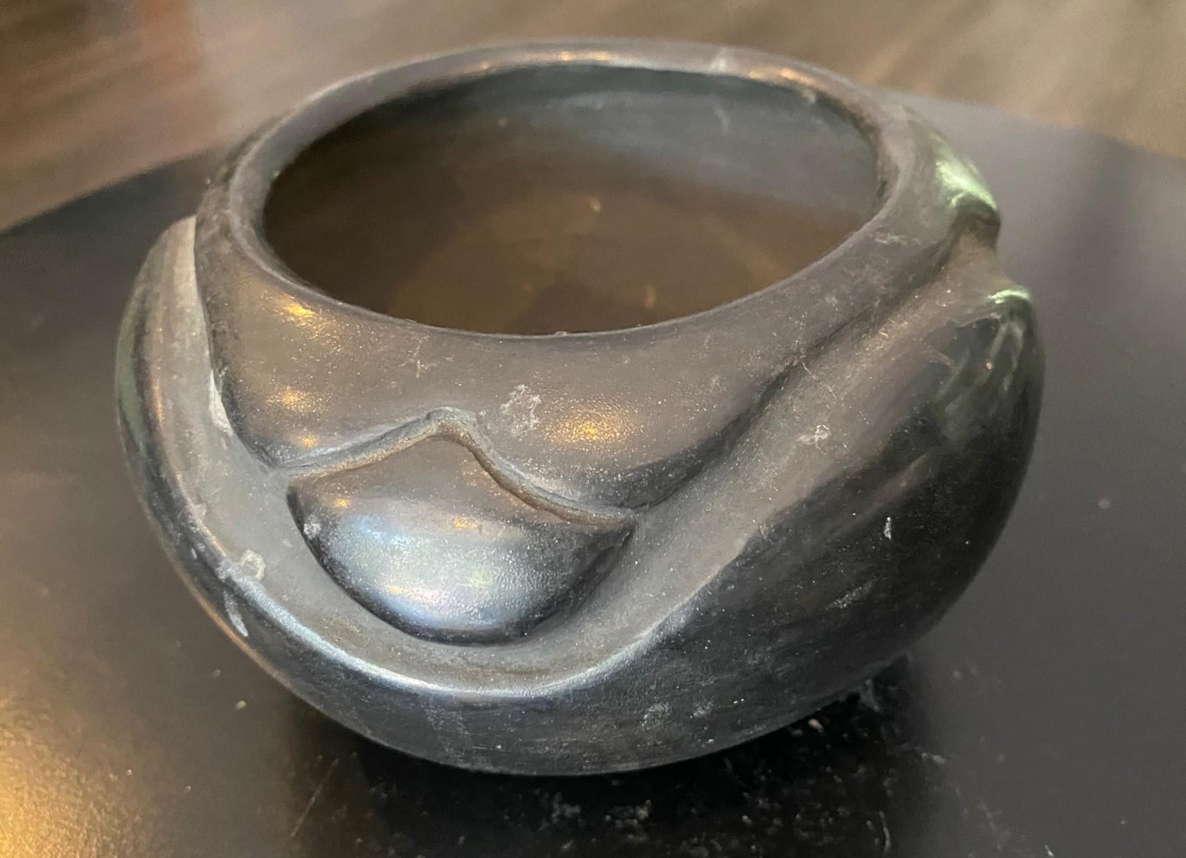 Native American Juanita Montoya Pena Signed San Ildefonso Pueblo Blackware Pottery Bowl Vase For Sale