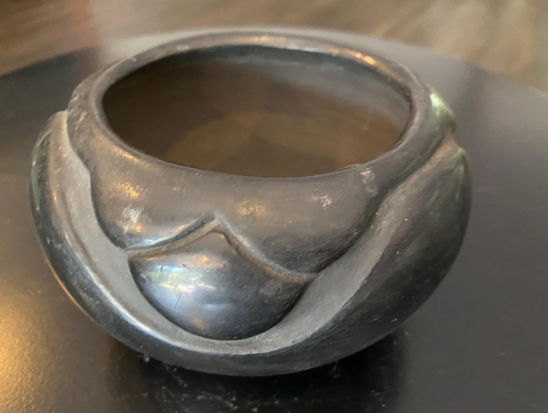 20th Century Juanita Montoya Pena Signed San Ildefonso Pueblo Blackware Pottery Bowl Vase For Sale