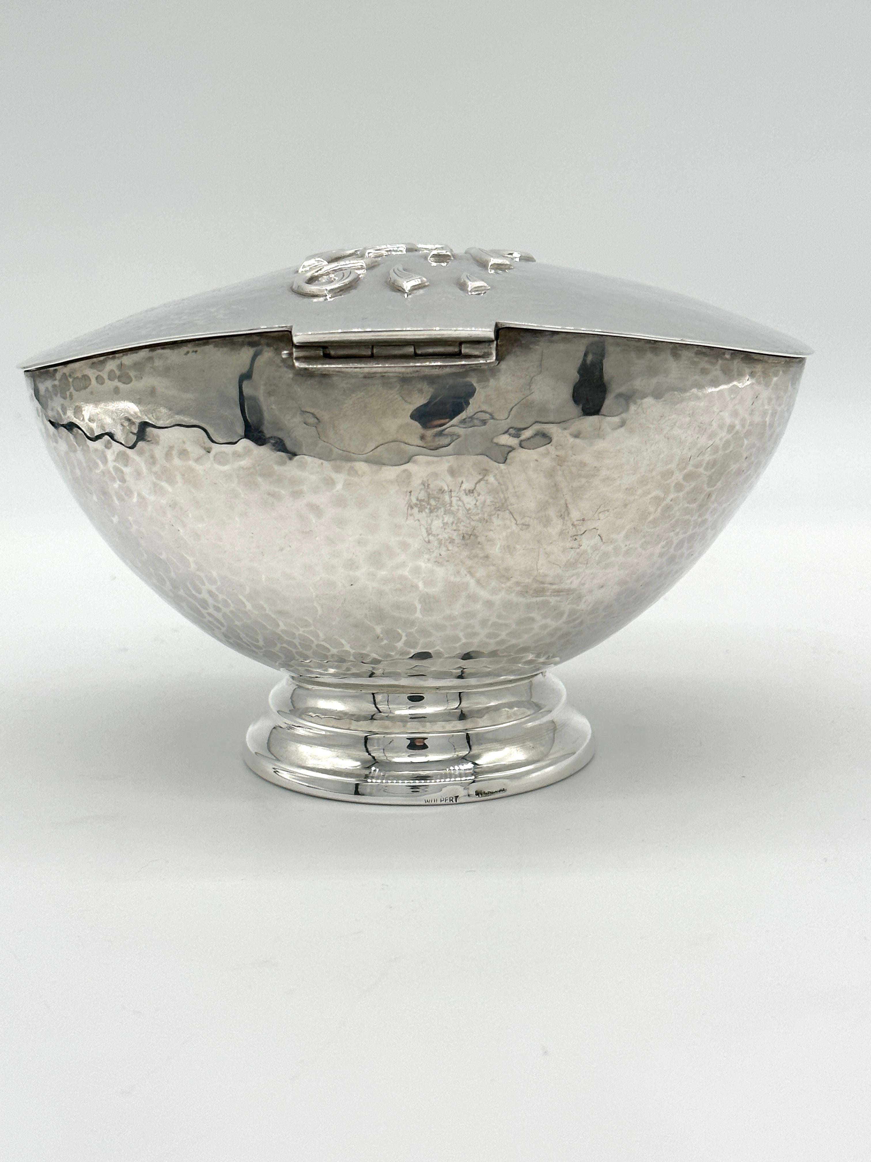 JUDAICA CAJA DE PLATA PARA ETROG DISEÑADA POR LUDWIG WOLPERT. Nueva York, siglo XX en venta 10