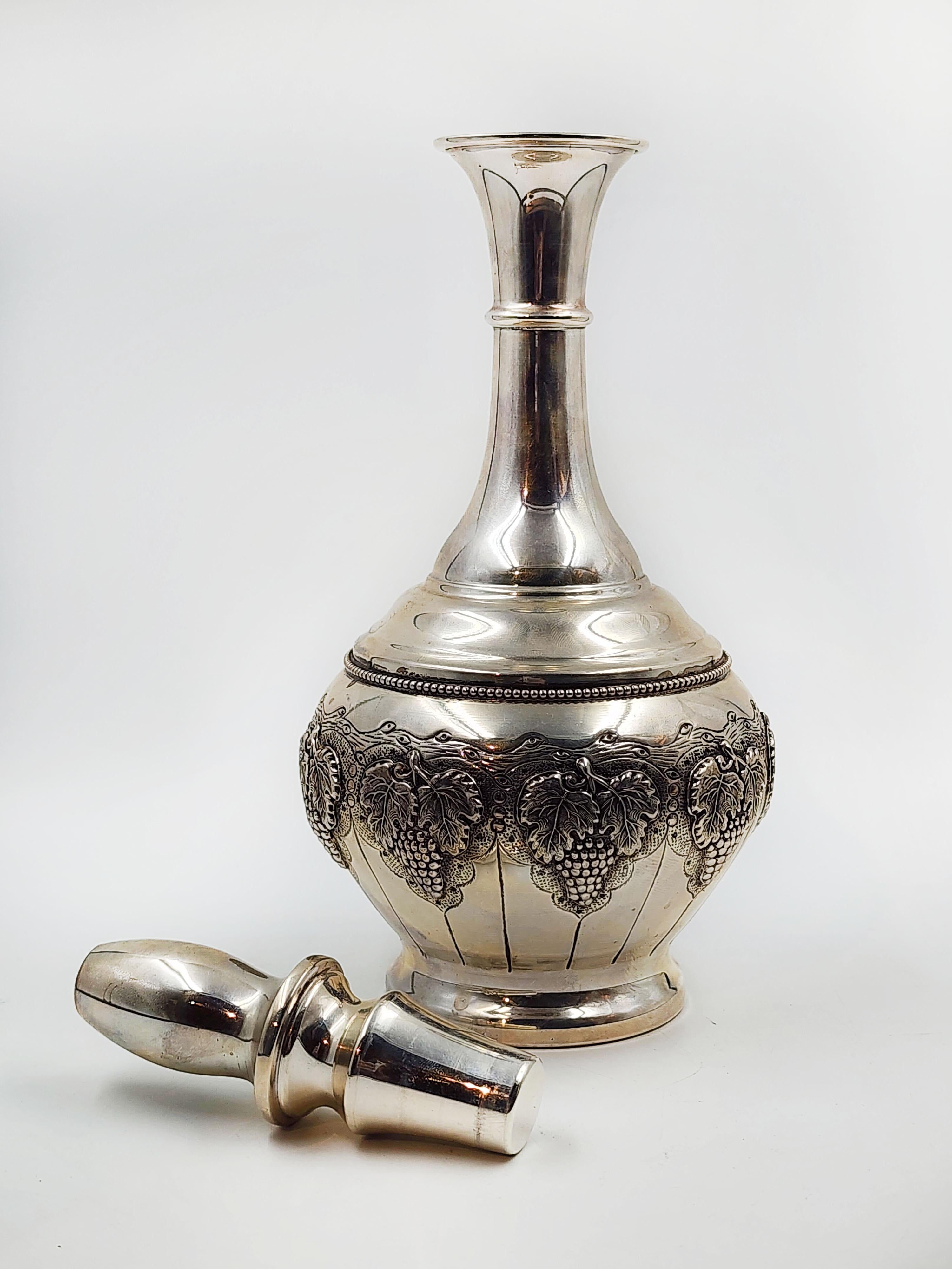 Judaica silver liquor bottle by HAZORFIM In Good Condition For Sale In Autonomous City Buenos Aires, CABA