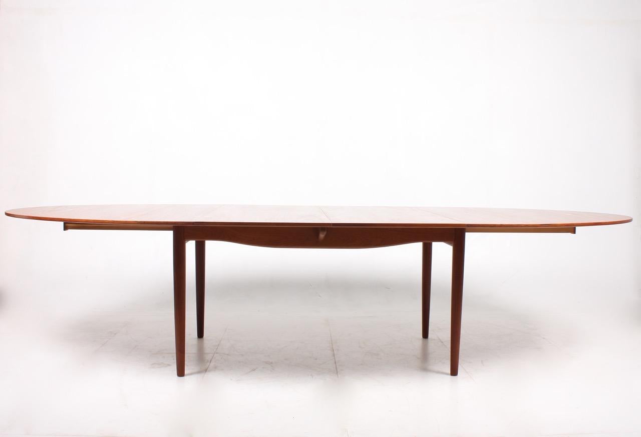 Judas Dining Table by Finn Juhl 4