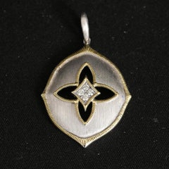 Jude France Offener floraler Anhänger aus gemischtem Metall, Halskette