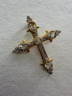 Pendentif croix en or jaune 18 carats avec topaze blanche et diamant Jude Frances