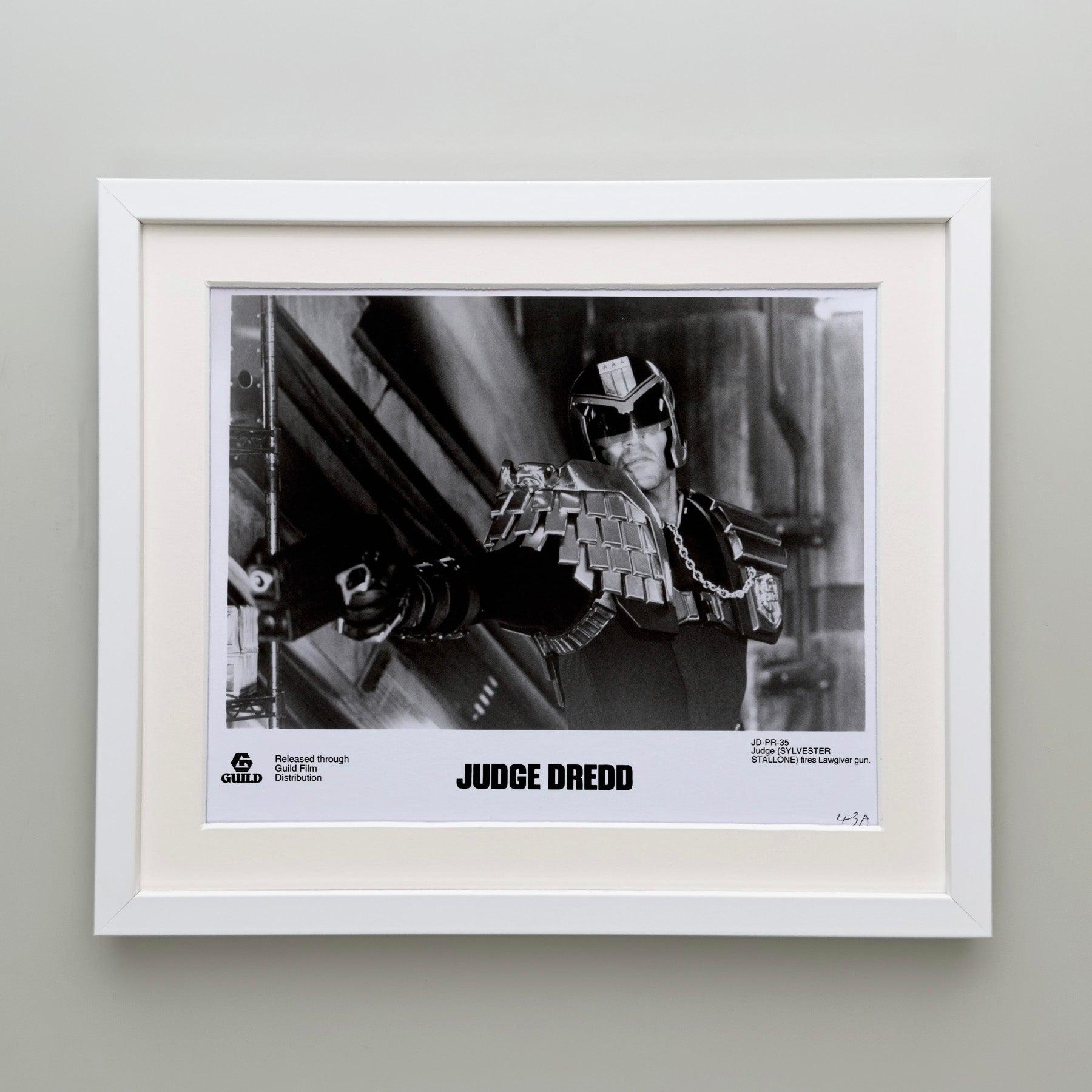 Judge Dredd 1995 Publicity Film Movie Press Still Framed Excellent état - En vente à Bath, Somerset