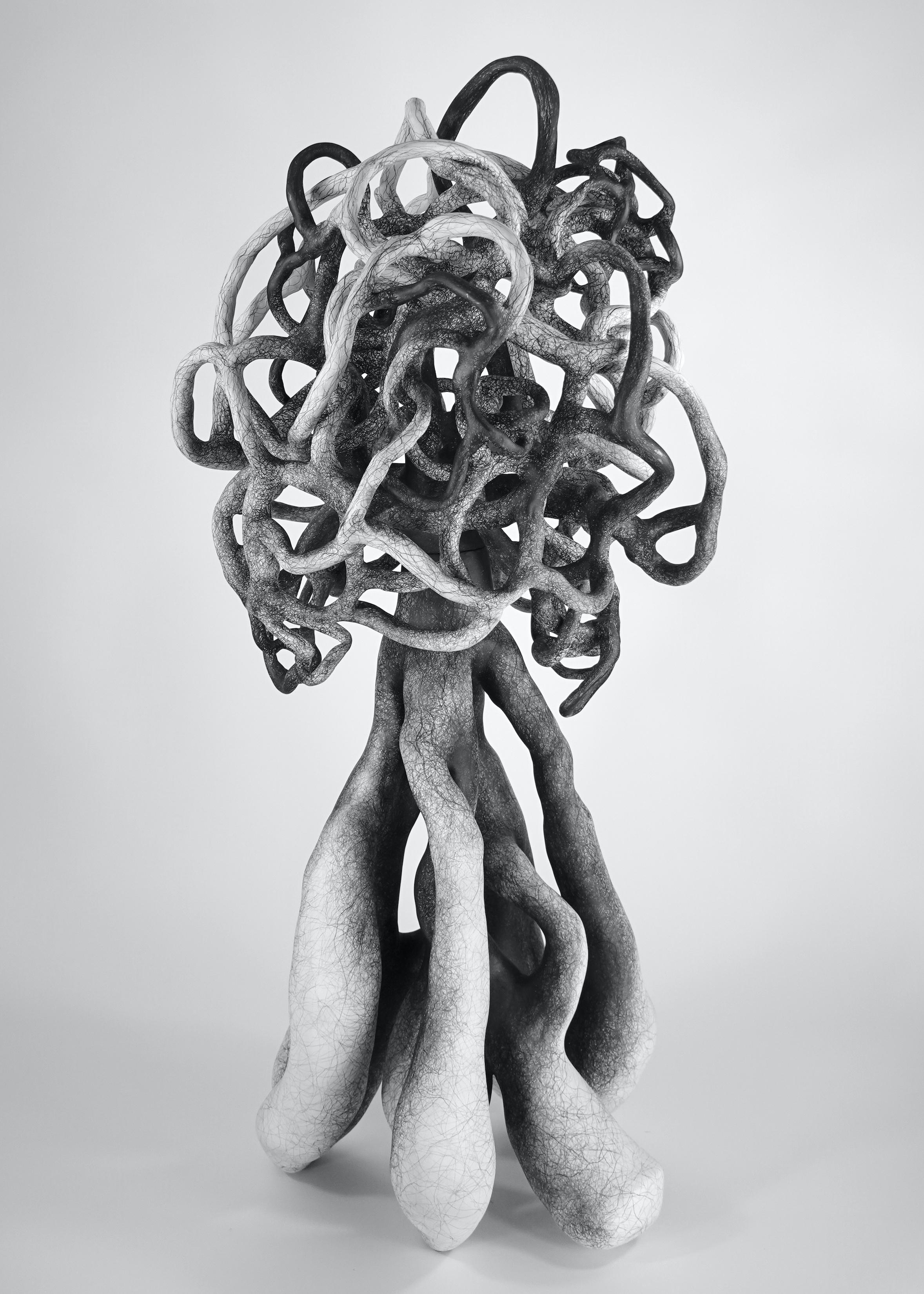 Abstract Sculpture Judi Tavill - Sculpture abstraite minimaliste en argile : «Escalate »