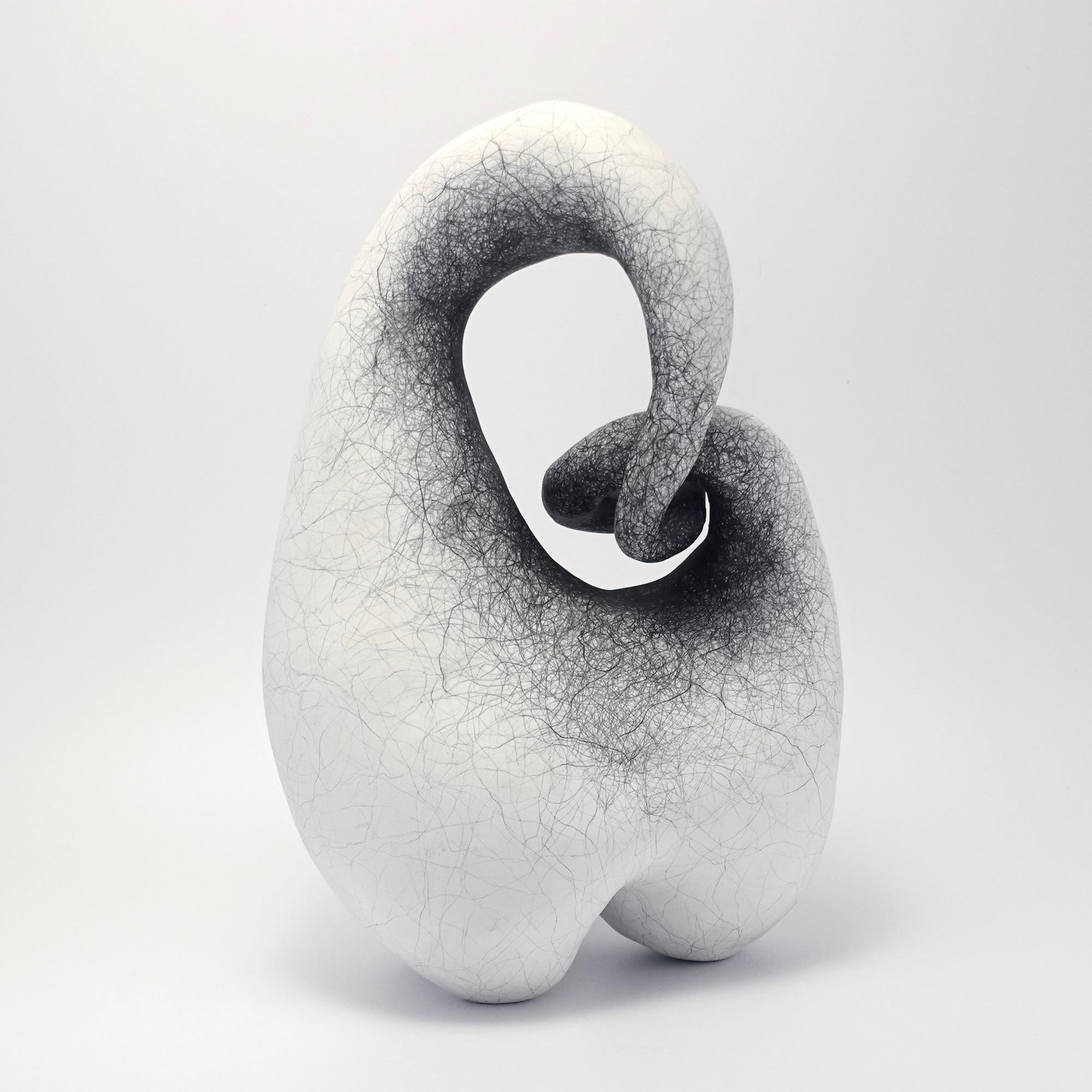 Sculpture abstraite minimaliste en argile : 'Turn' ( tourner) - Gris Abstract Sculpture par Judi Tavill