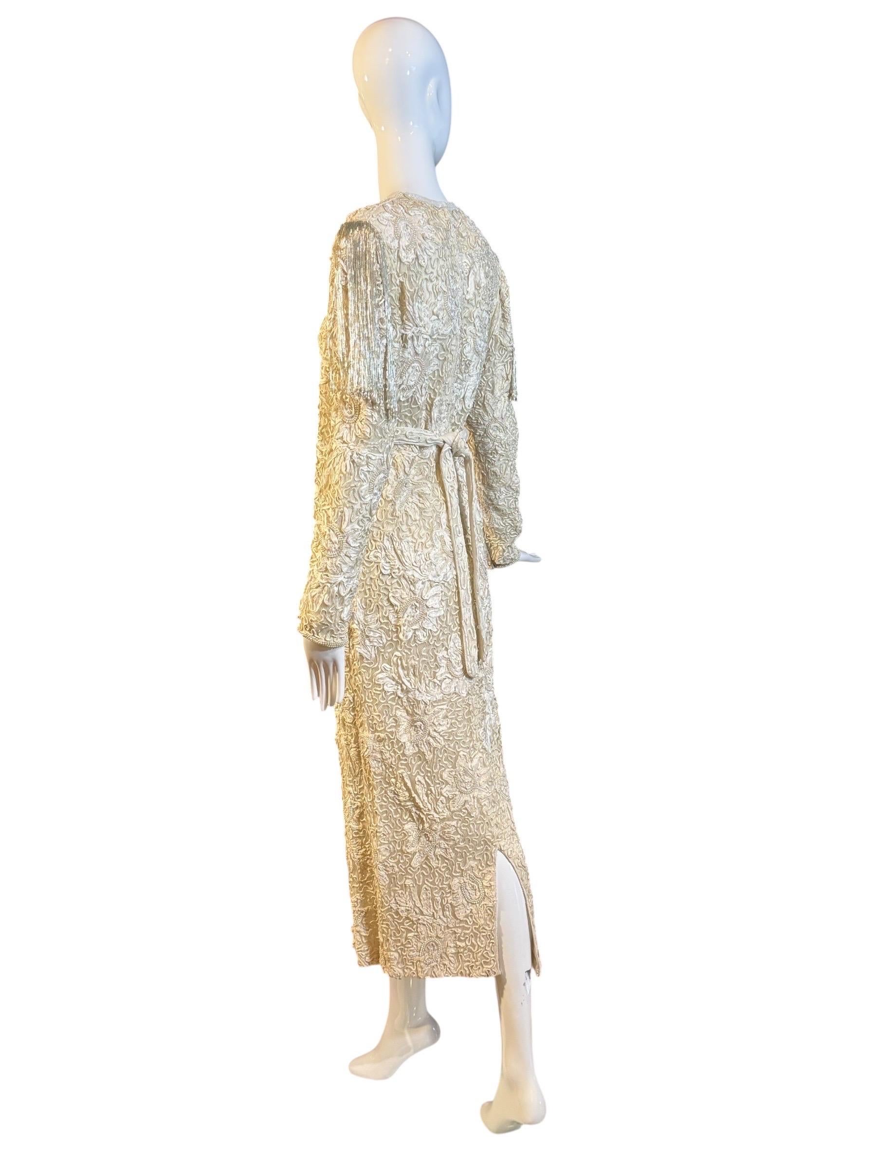 Judith Ann Creations Perlenbesetztes elfenbeinfarbenes Kleid mit Kristallquasten an den Schultern, 1980er Jahre im Angebot 8