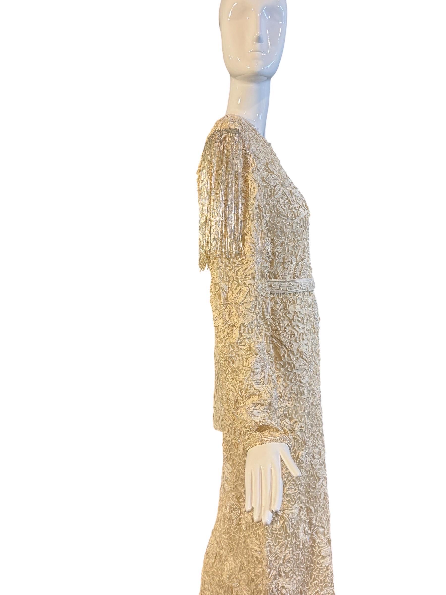 Judith Ann Creations Perlenbesetztes elfenbeinfarbenes Kleid mit Kristallquasten an den Schultern, 1980er Jahre im Angebot 4