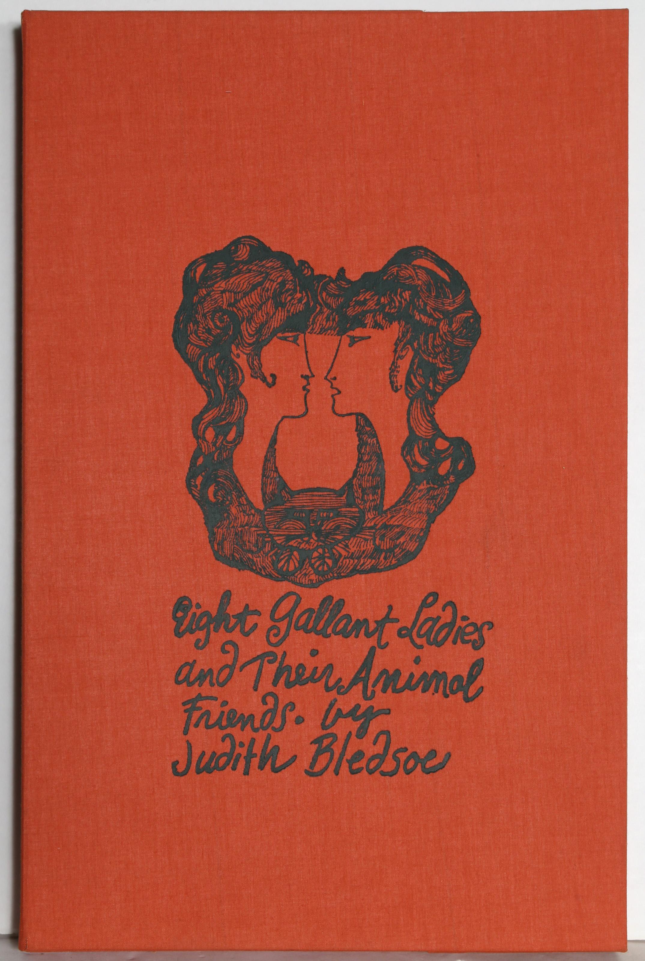 Judith Bledsoe, Américaine (1938 - 2013) -  Portefeuille de huit dames galantes. Année : 1974, Support : Portfolio de 8 gravures en couleurs sur cuivre avec gaufrage à l'aveugle sur arches, chacune signée au crayon, Edition : 150, Format : 20  x 13