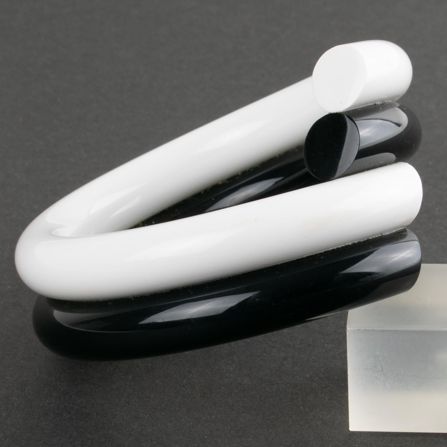 Judith Hendler Black and White Acrylic Bypass Bracelet Bangle For Sale 5