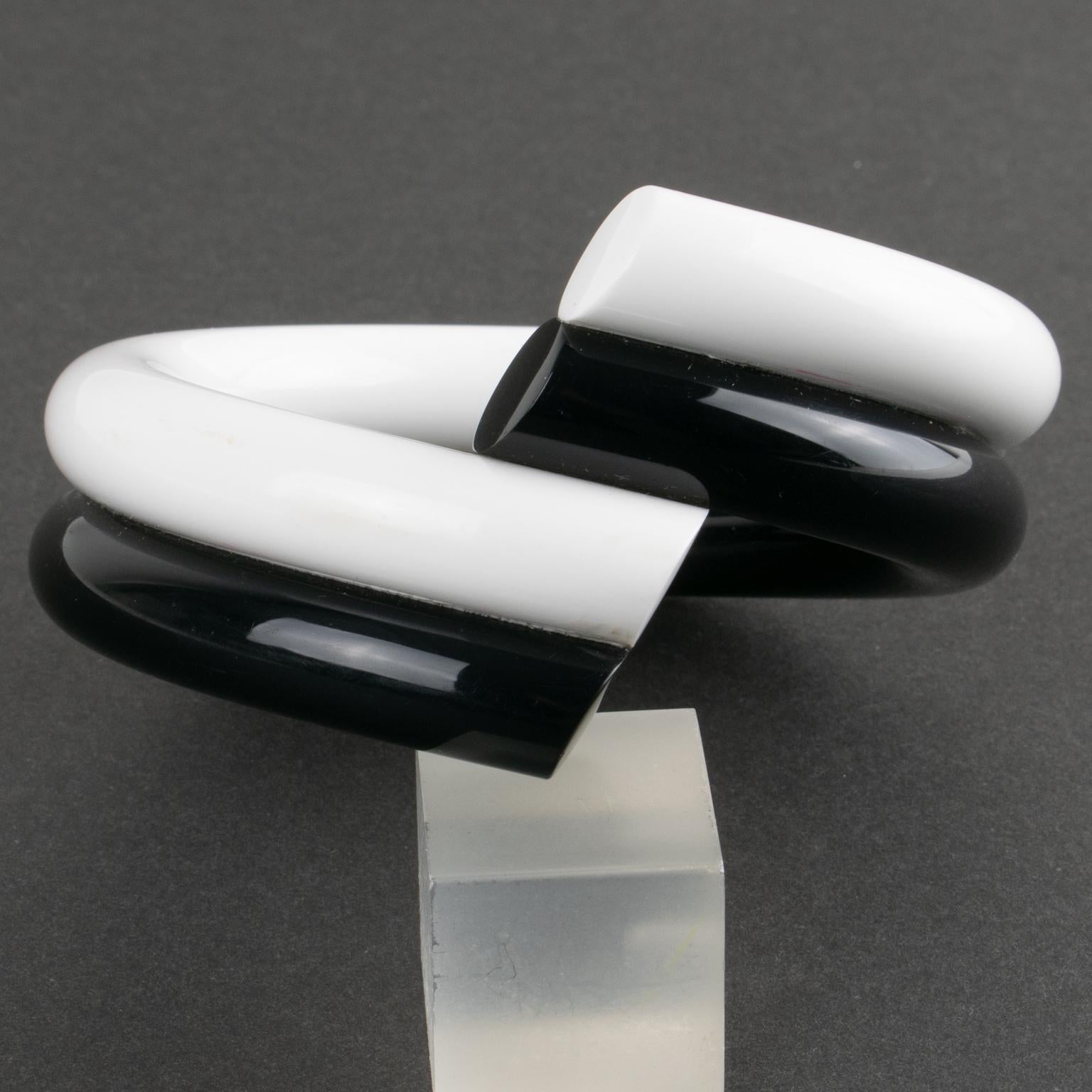 Judith Hendler Black and White Acrylic Bypass Bracelet Bangle For Sale 6