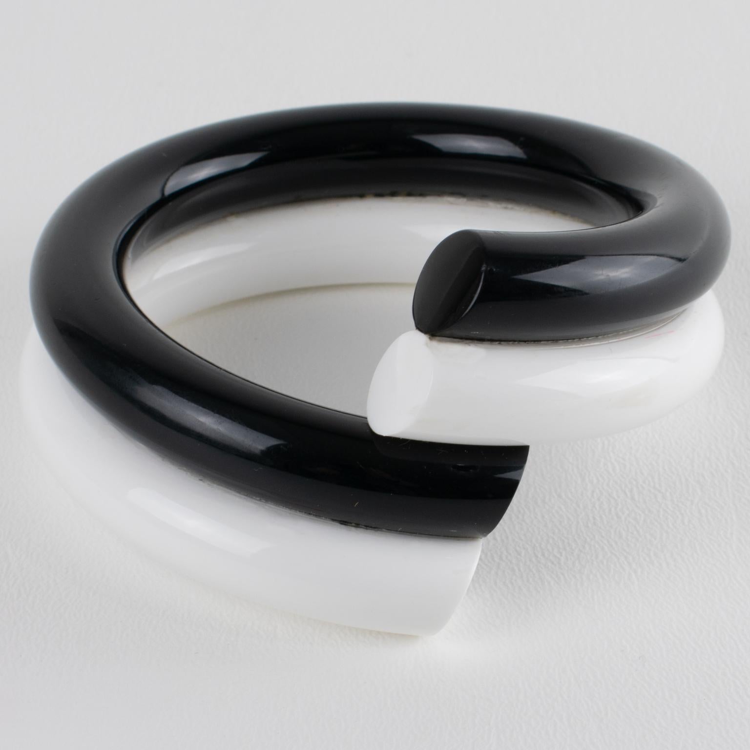 Modern Judith Hendler Black and White Acrylic Bypass Bracelet Bangle For Sale
