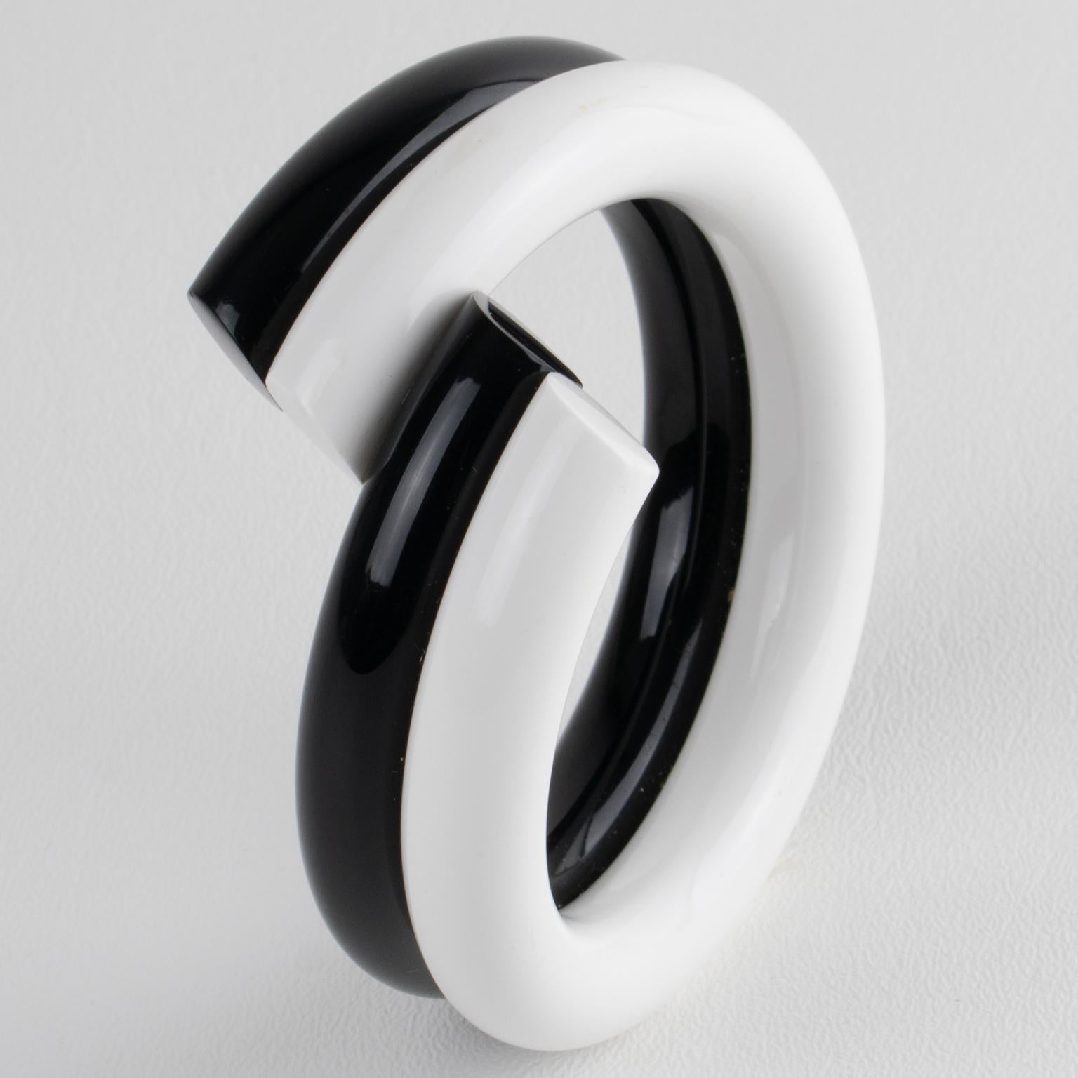 Women's Judith Hendler Black and White Acrylic Bypass Bracelet Bangle For Sale