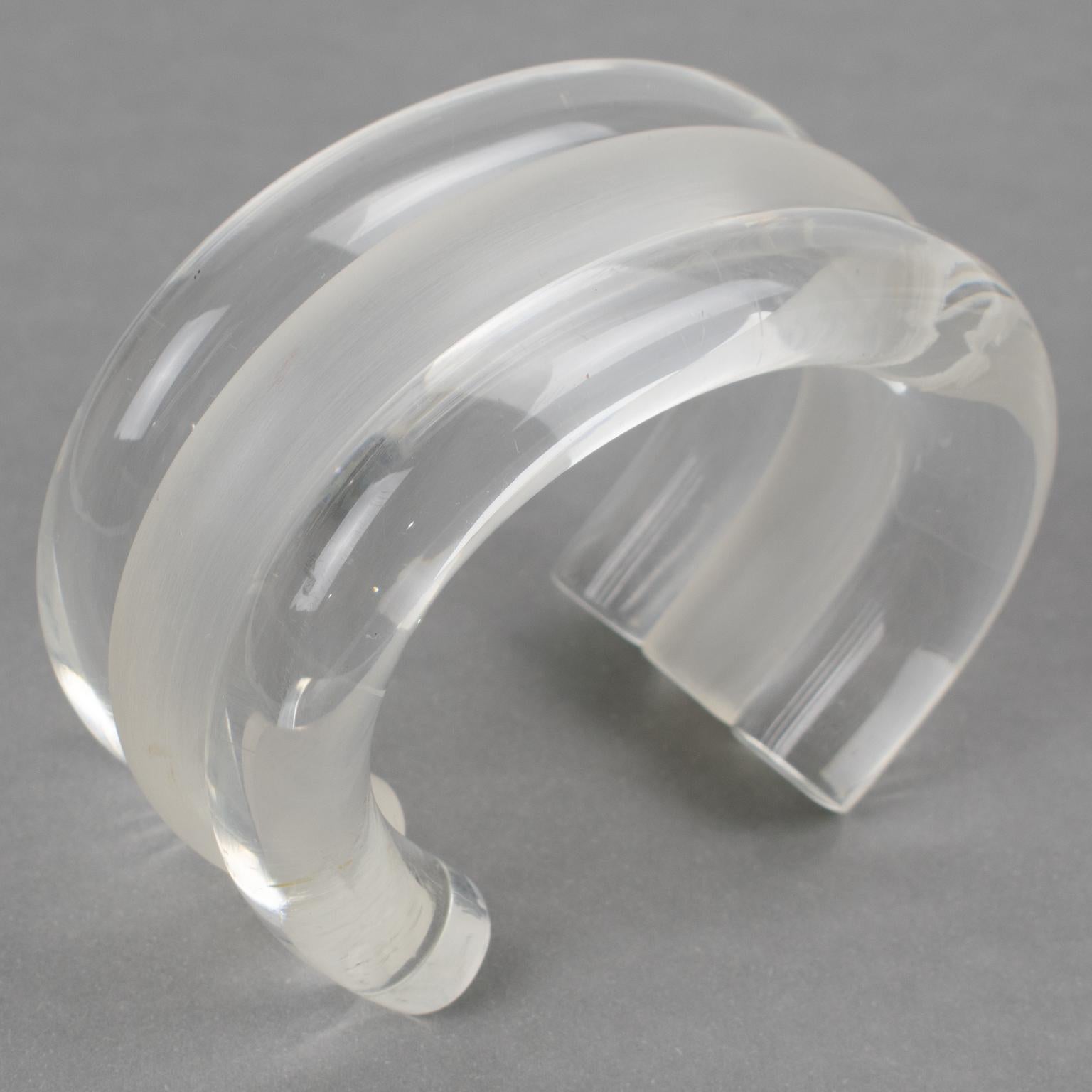 Judith Hendler Clear and Frosted Acrylic Cuff Bracelet In Excellent Condition For Sale In Atlanta, GA