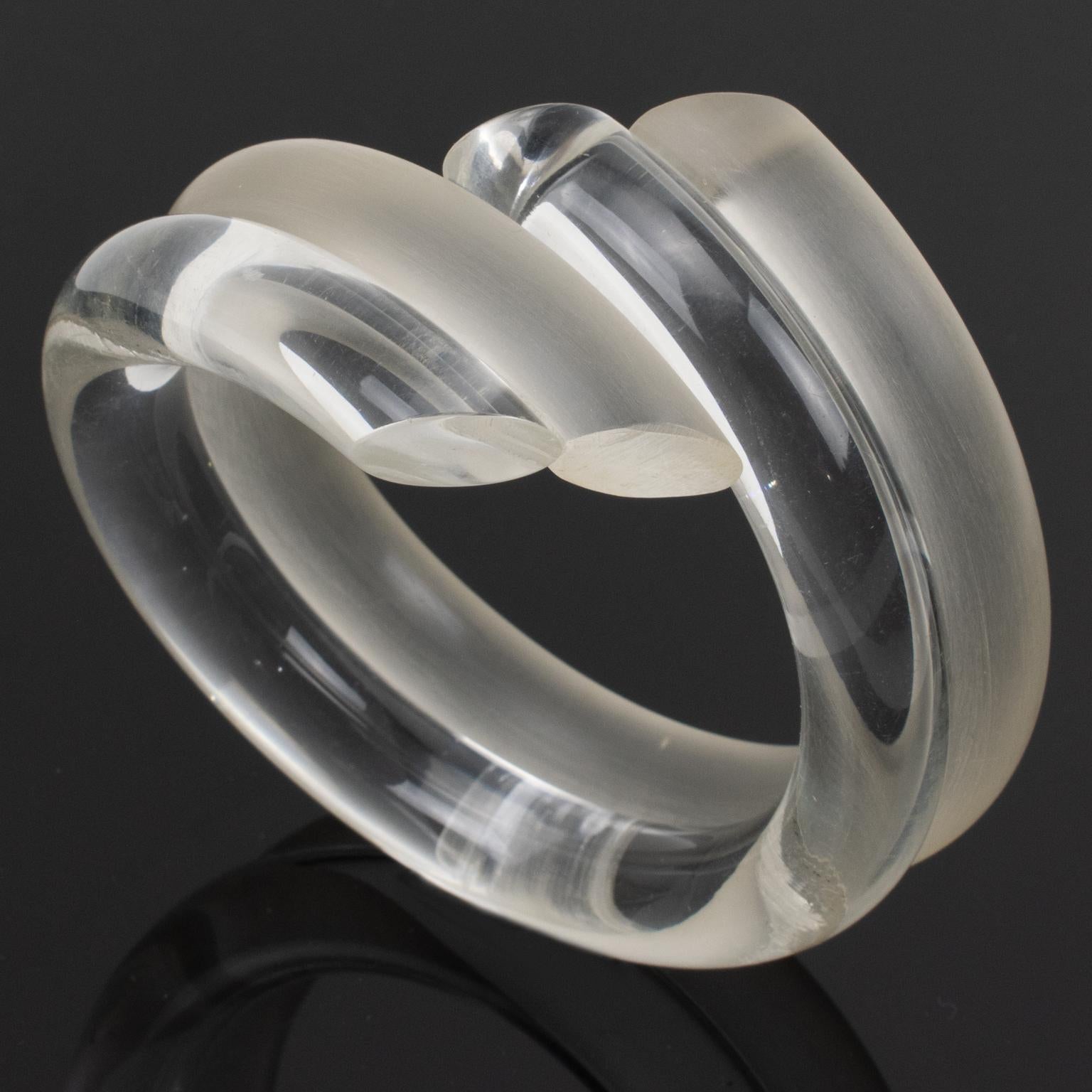 Judith Hendler Clear and Frosted Lucite Acrylic Coiled Bracelet Bangle For Sale 5