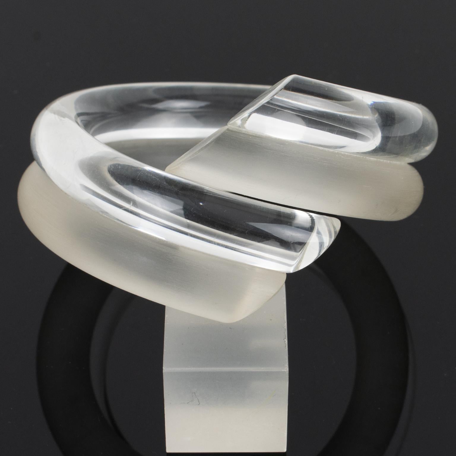Judith Hendler Clear and Frosted Lucite Acrylic Coiled Bracelet Bangle For Sale 1