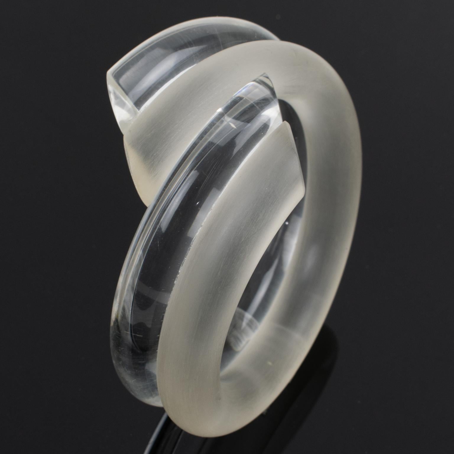 Judith Hendler Clear and Frosted Lucite Acrylic Coiled Bracelet Bangle For Sale 4