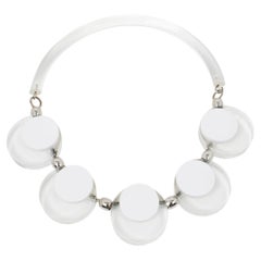 Judith Hendler - Collier de bague en acrylique transparent et blanc