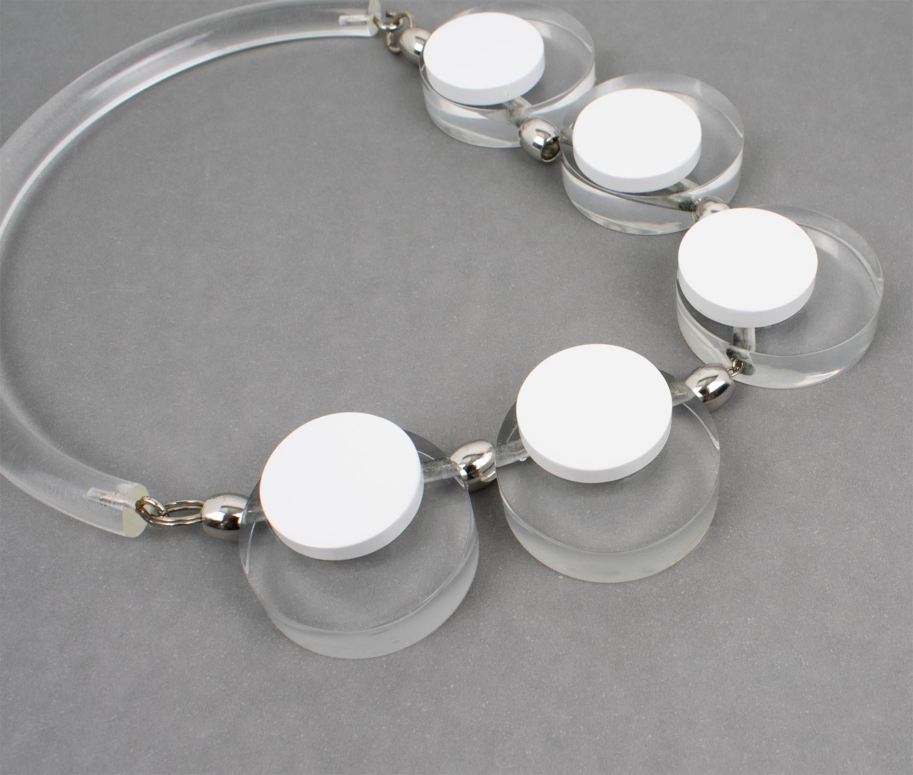 Judith Hendler Transparnt and White Acrylic Lucite Neck Ring Necklace In Good Condition For Sale In Atlanta, GA