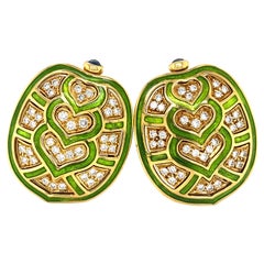 Judith Leiber Ohrringe aus 18-karätigem Gelbgold mit Emaille, 1,35 Karat Diamanten und 0,30 Karat Saphiren