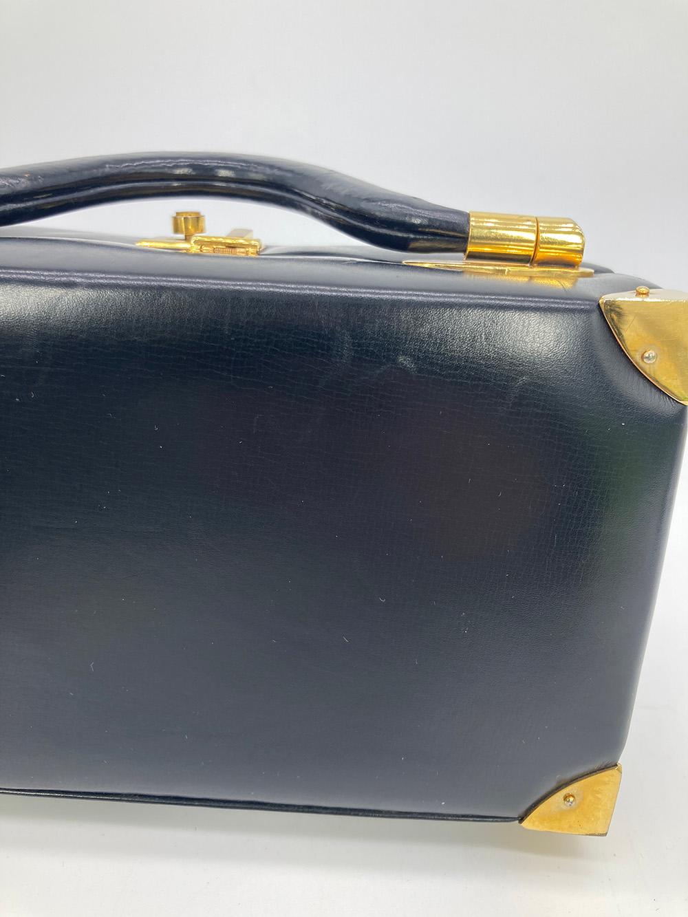 Judith Leiber Schwarze Lederbox-Handtasche im Angebot 15