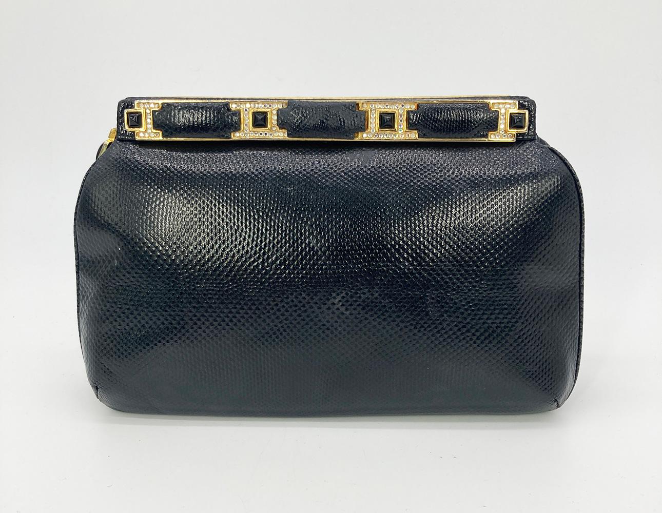 Nero Judith Leiber, la pochette superiore in pelle e cristalli in lucertola nera in vendita