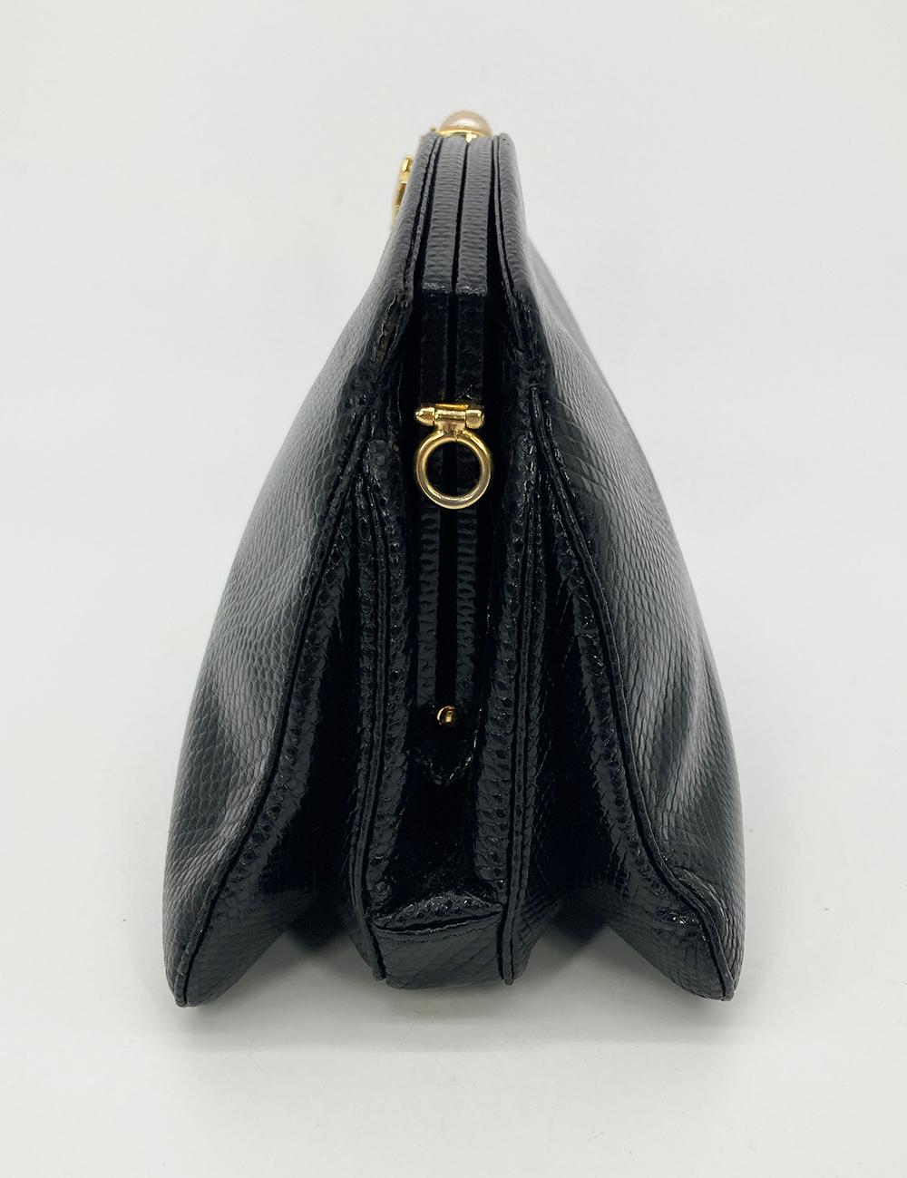 Judith Leiber black Lizard Gold Crystal Star Clutch In Good Condition For Sale In Philadelphia, PA