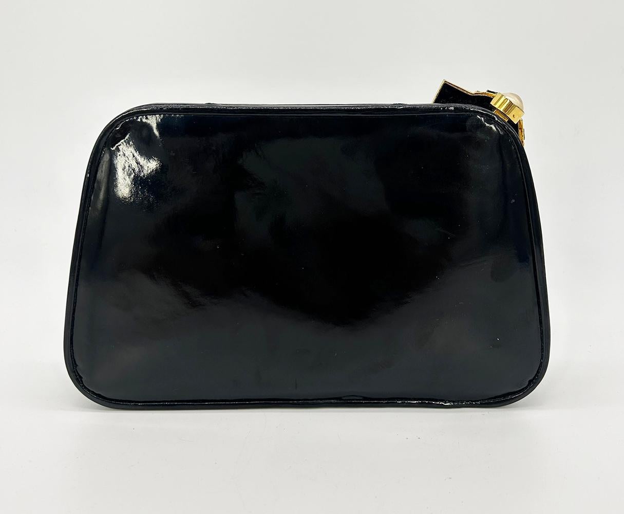 Judith Leiber Black Patent Leather Clutch In Good Condition For Sale In Philadelphia, PA