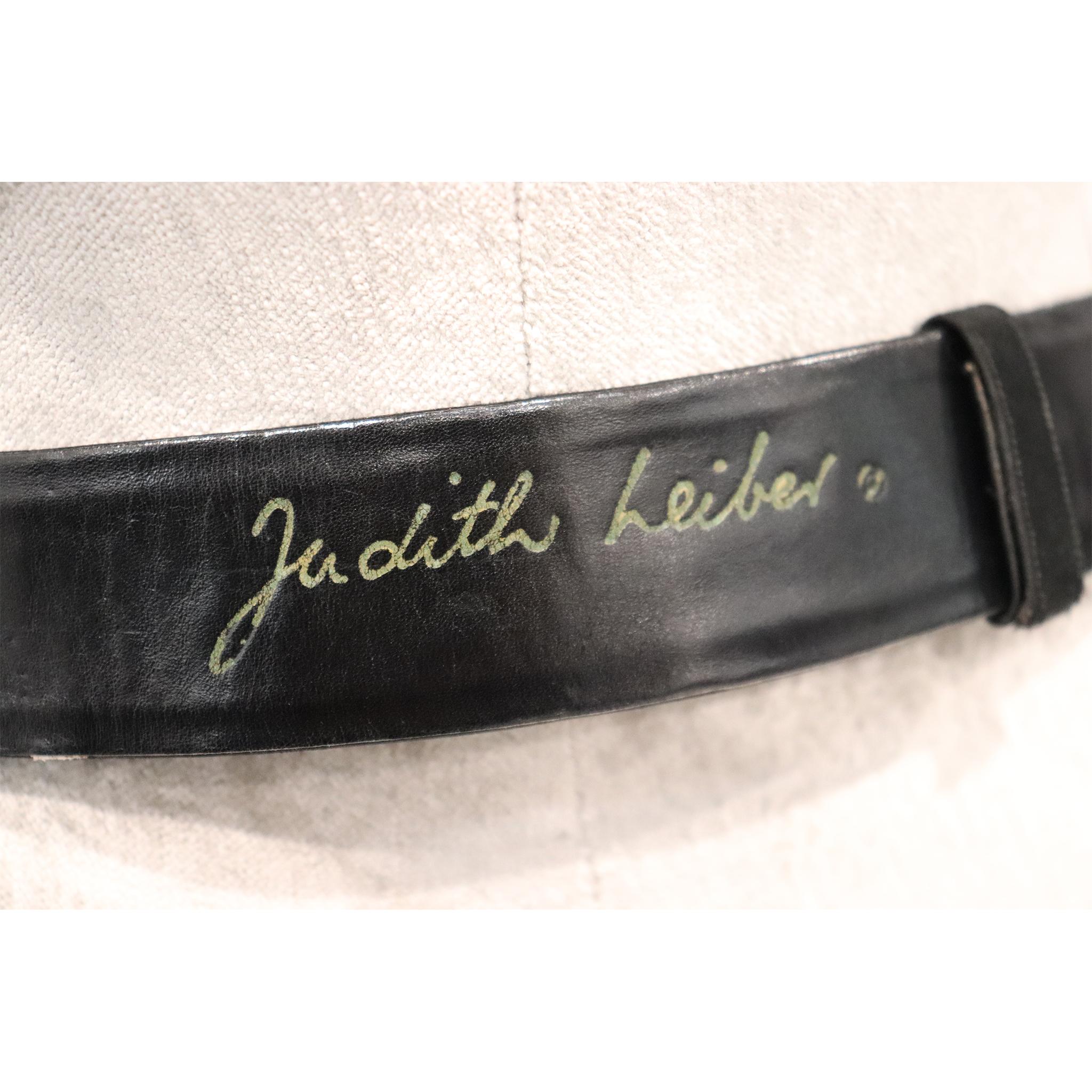 Judith Leiber - Ceinture en satin noir avec accents de strass Pour femmes en vente