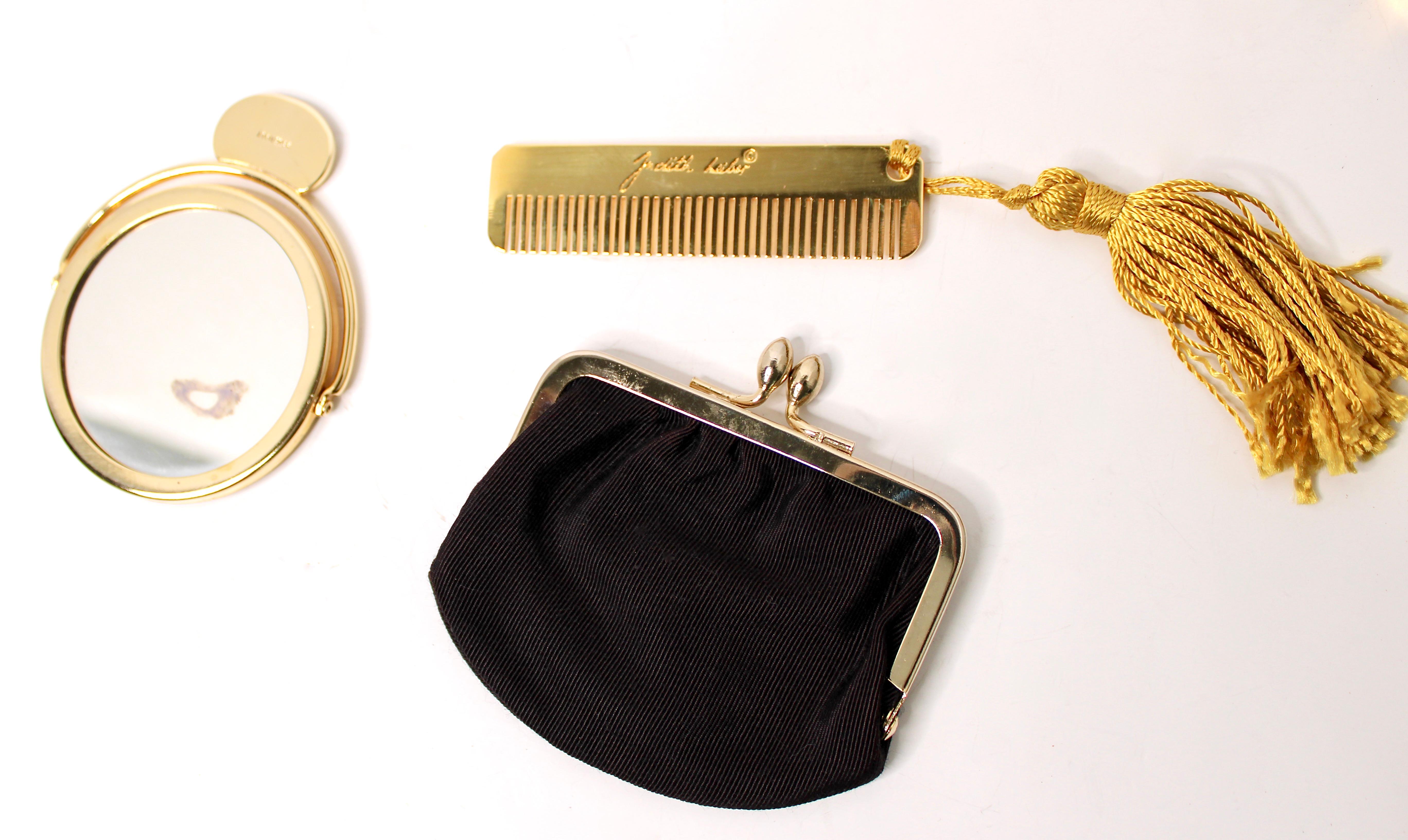 Judith Leiber Schwarze Schlangenhaut-Clutch mit Riemen circa 1980s im Angebot 6