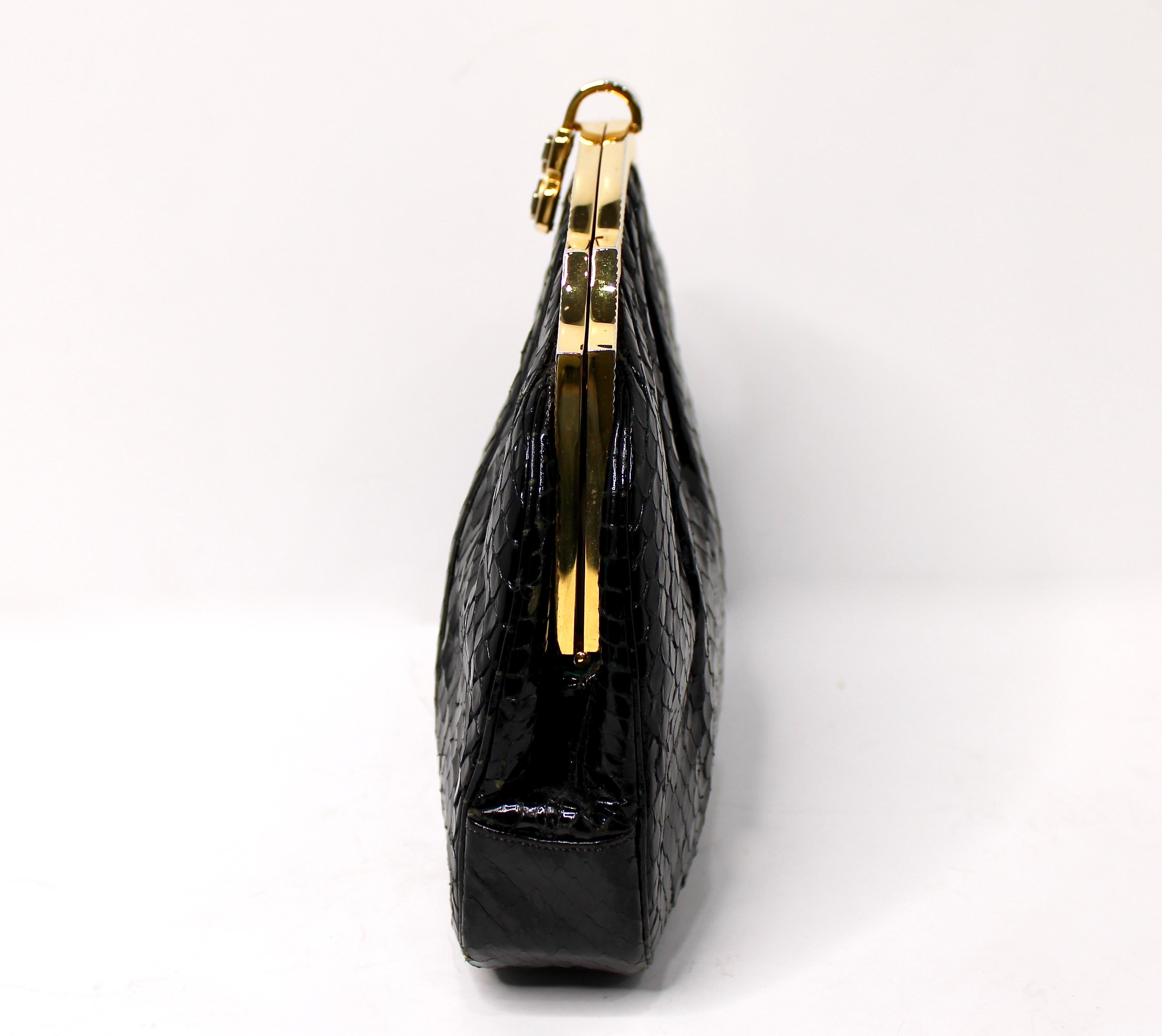 Judith Leiber Schwarze Schlangenhaut-Clutch mit Riemen circa 1980s im Zustand „Gut“ im Angebot in Scottsdale, AZ