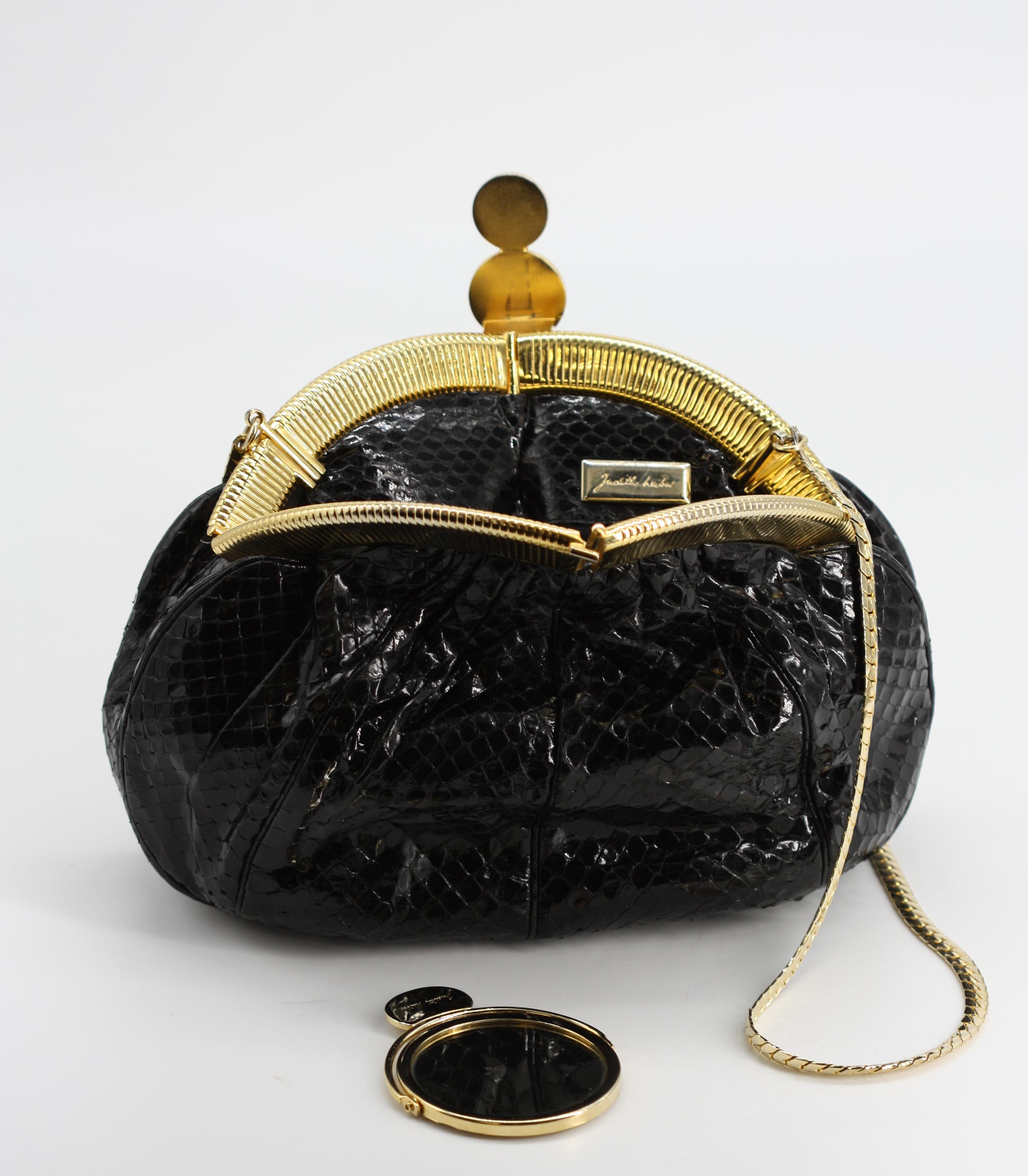 Femenino o masculino Judith Leiber Bolso negro de piel de serpiente en venta