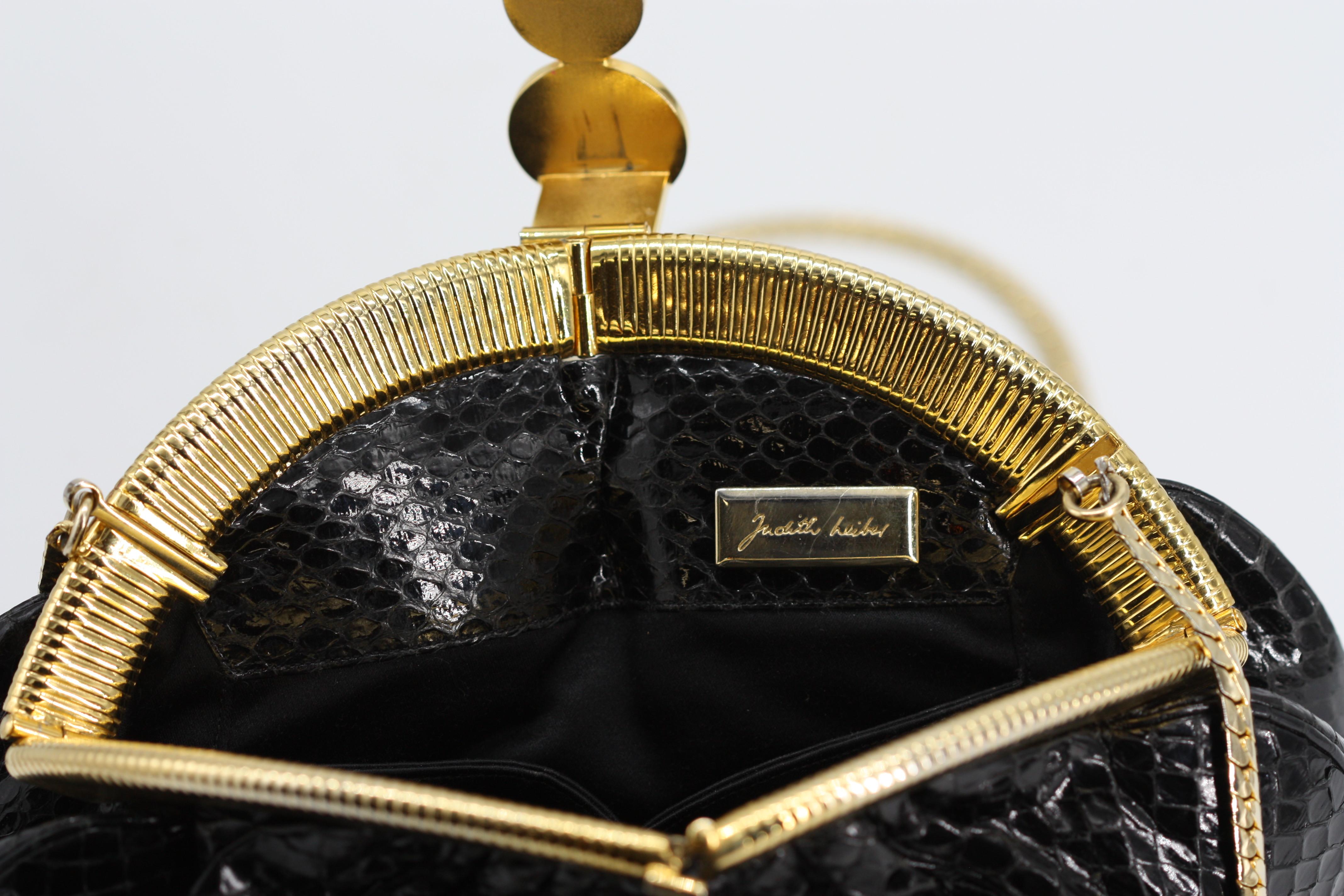 Judith Leiber Bolso negro de piel de serpiente en venta 1