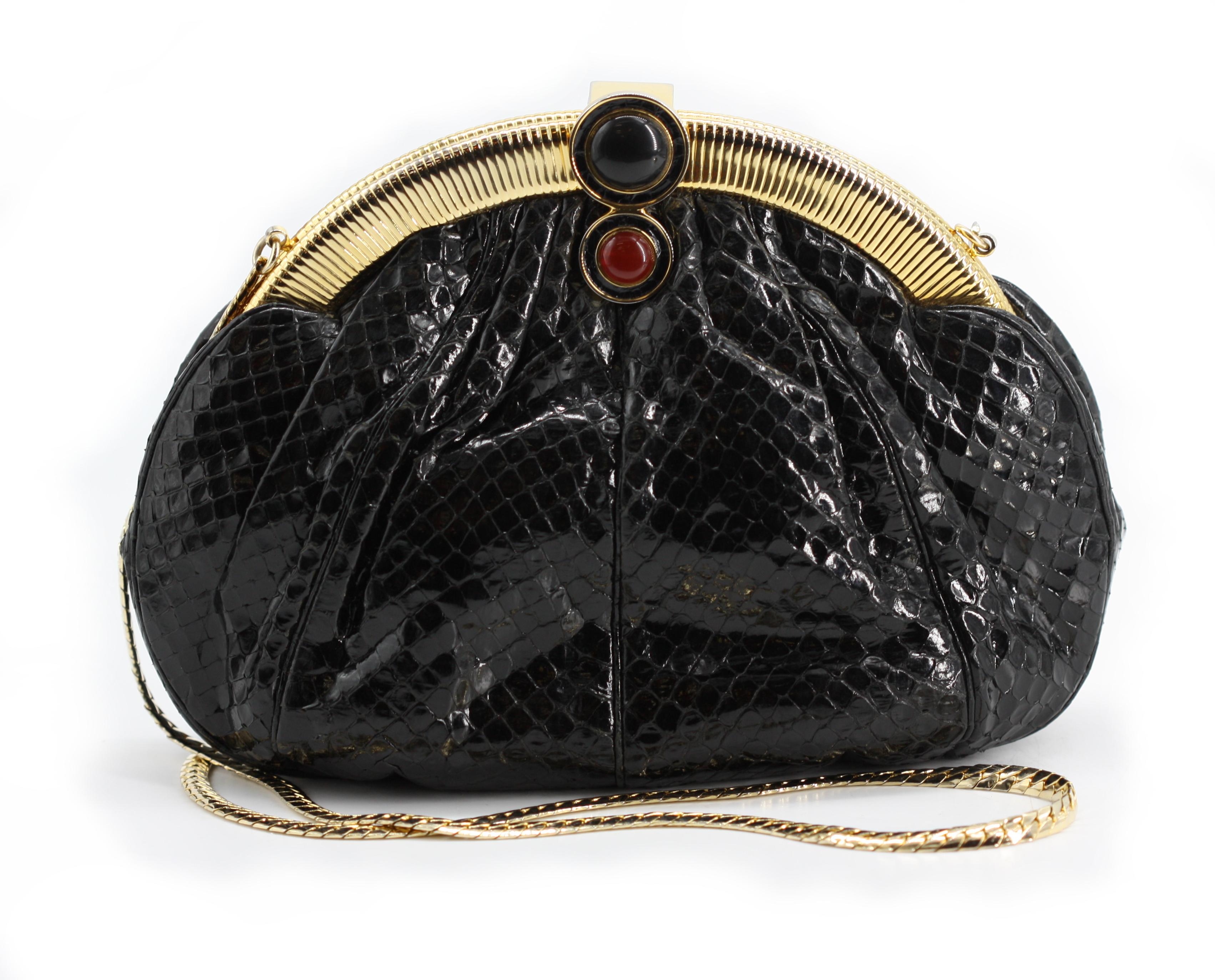 Judith Leiber Bolso negro de piel de serpiente en venta 3