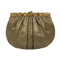 Judith Leiber - Pochette en peau de serpent bronze
