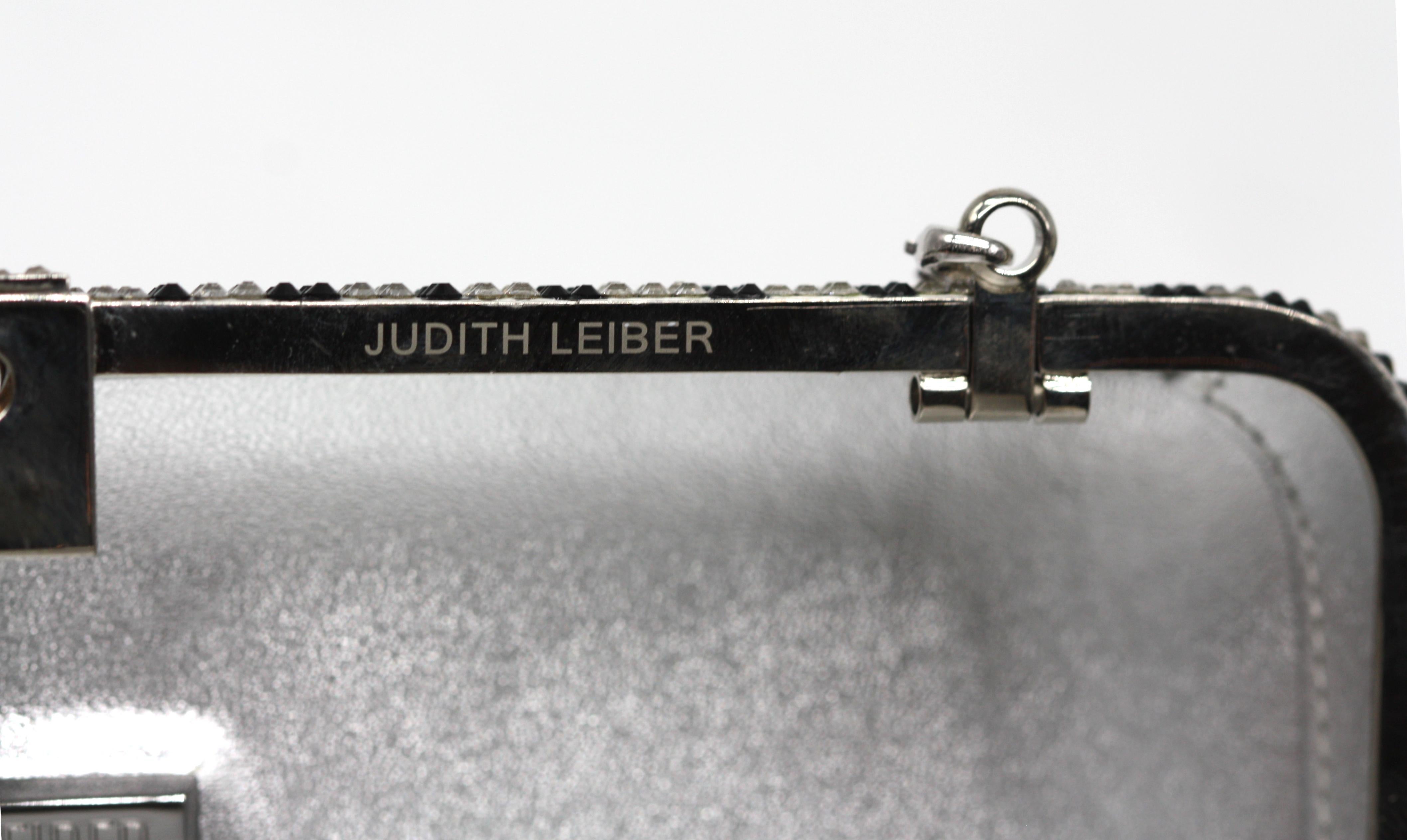 Judith Leiber Couture - Minaudière en cristal à rayures zébrées avec chaîne en vente 1