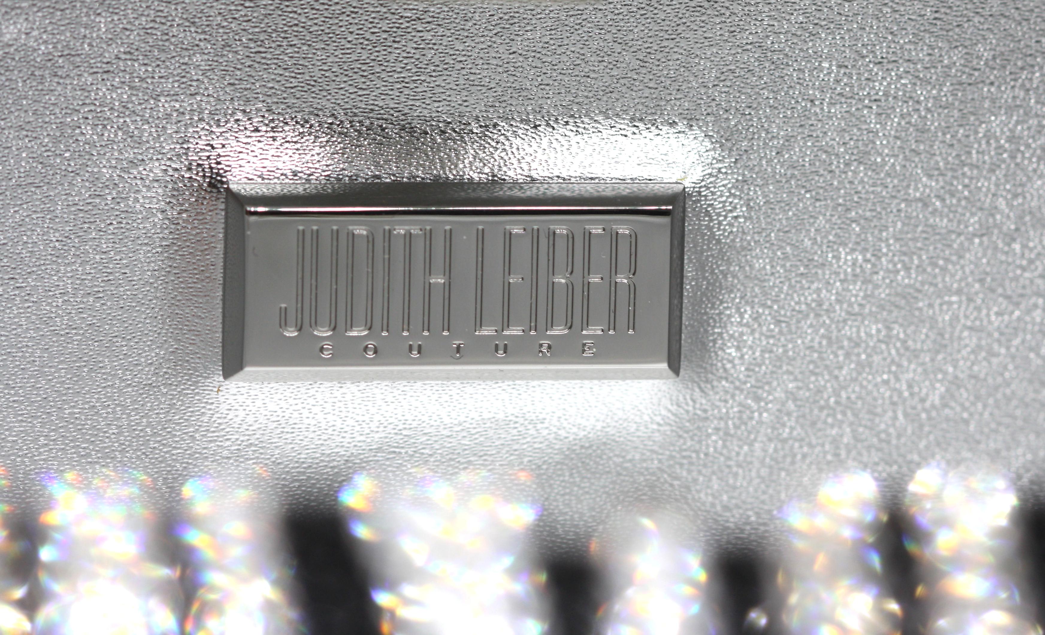 Judith Leiber Couture - Minaudière en cristal à rayures zébrées avec chaîne en vente 2