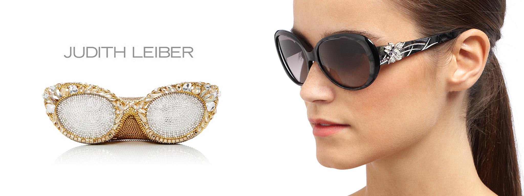 Occhiali da sole e astuccio Judith Leiber Couture con decorazioni in cristallo e perle bianche e nere in vendita 14