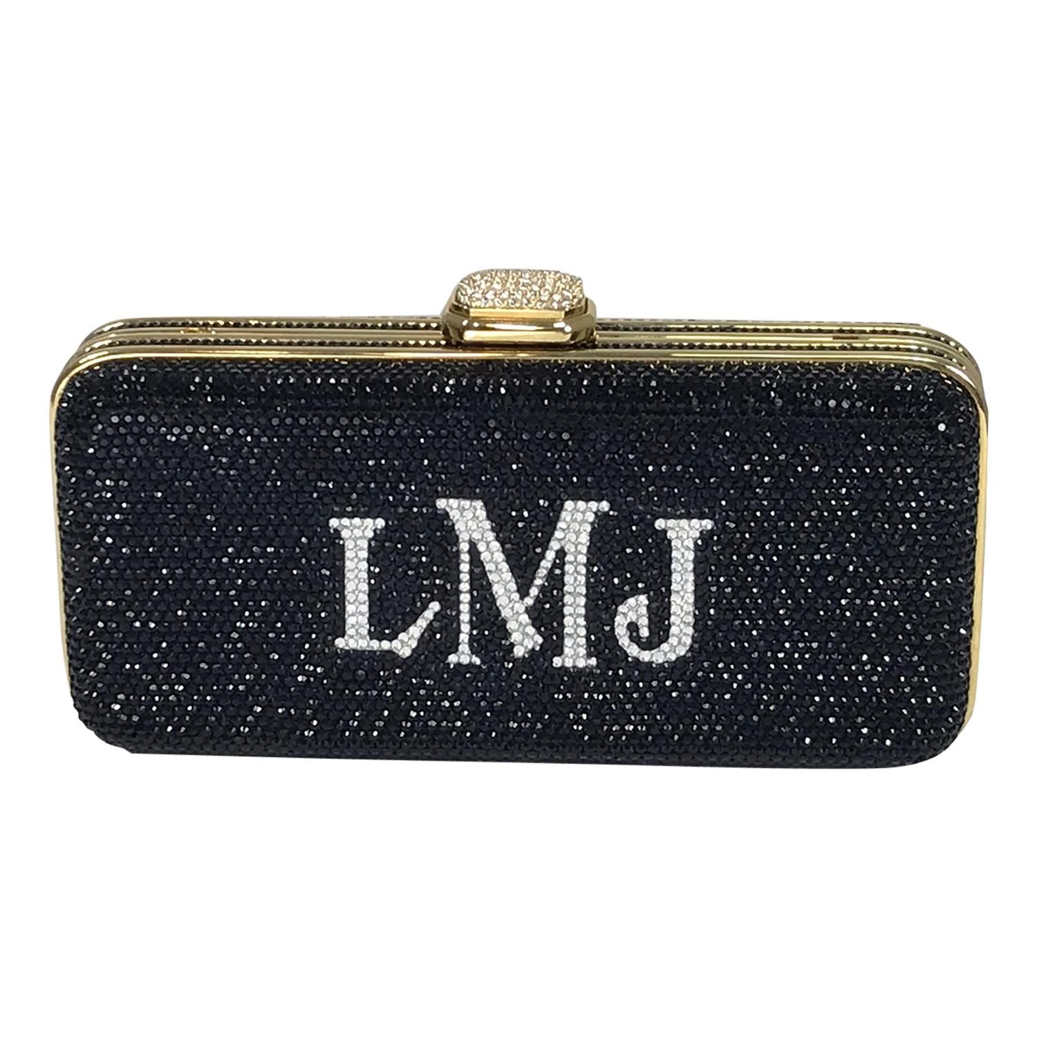 Judith Leiber - Pochette de soirée à monogramme incrustée de cristaux en vente