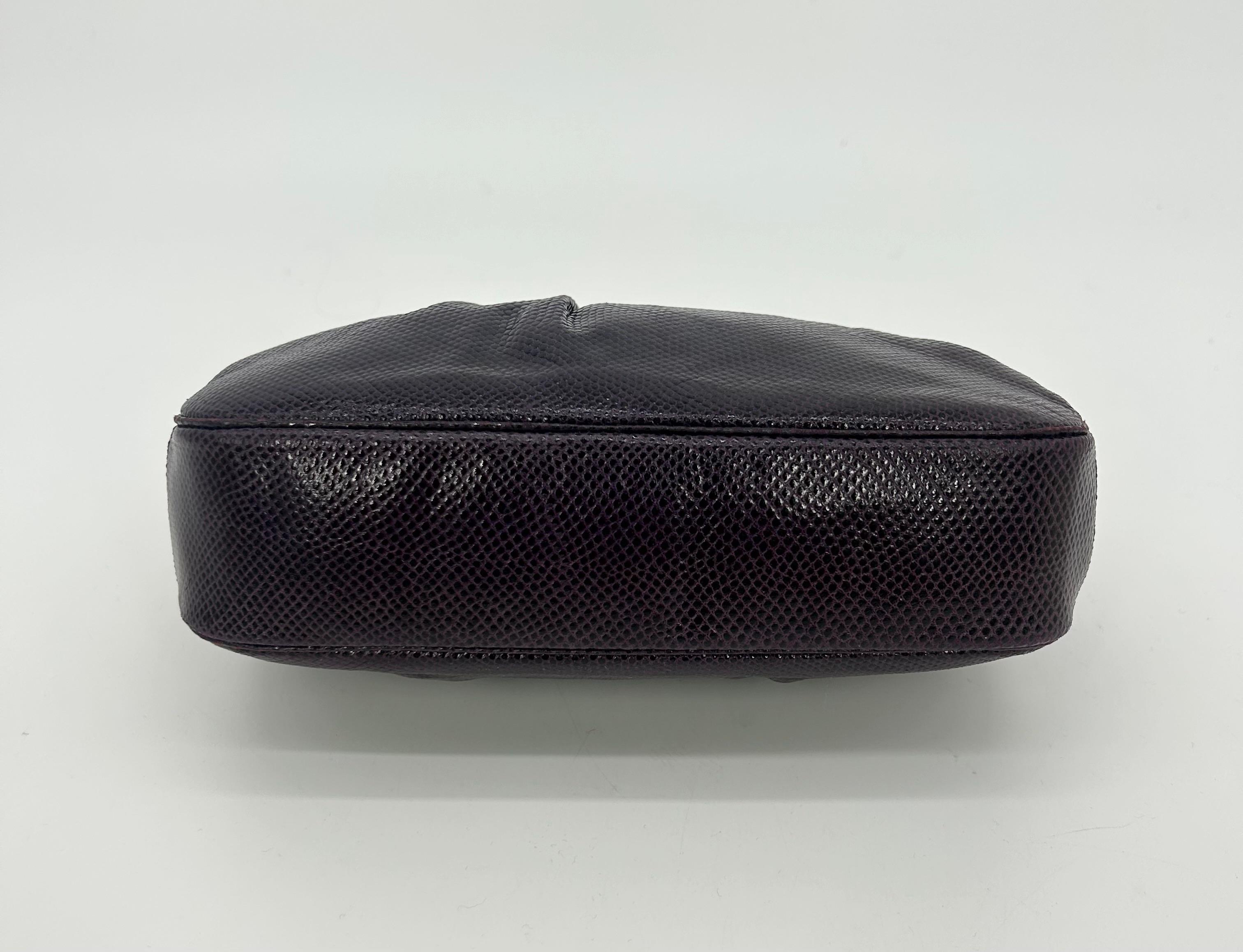 Judith Leiber Dark Purple Lizard Clutch In Good Condition For Sale In Philadelphia, PA