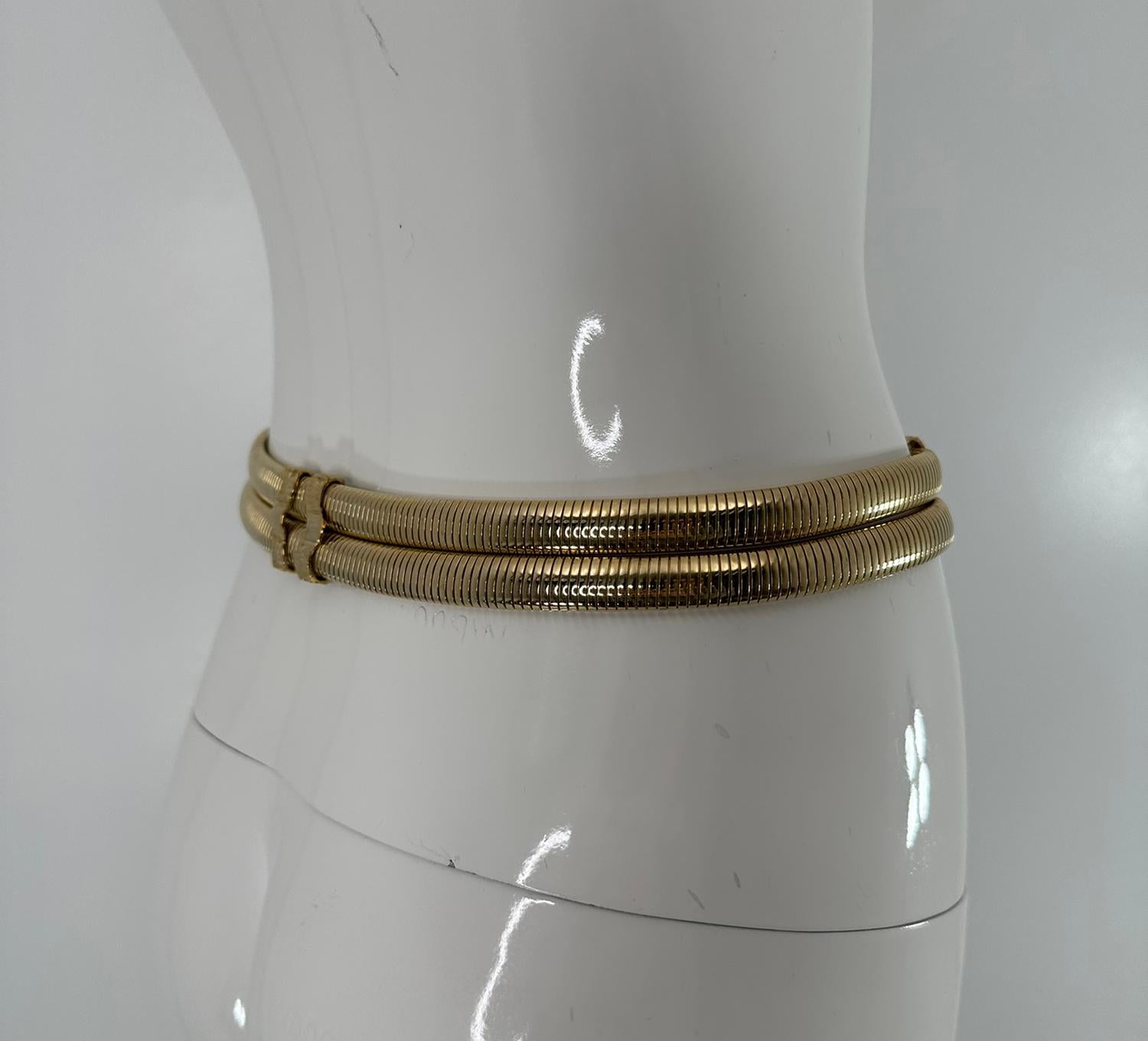 Judith Leiber, fibbia a testa di leone in metallo dorato con espansione  Cintura In condizioni ottime in vendita a West Palm Beach, FL